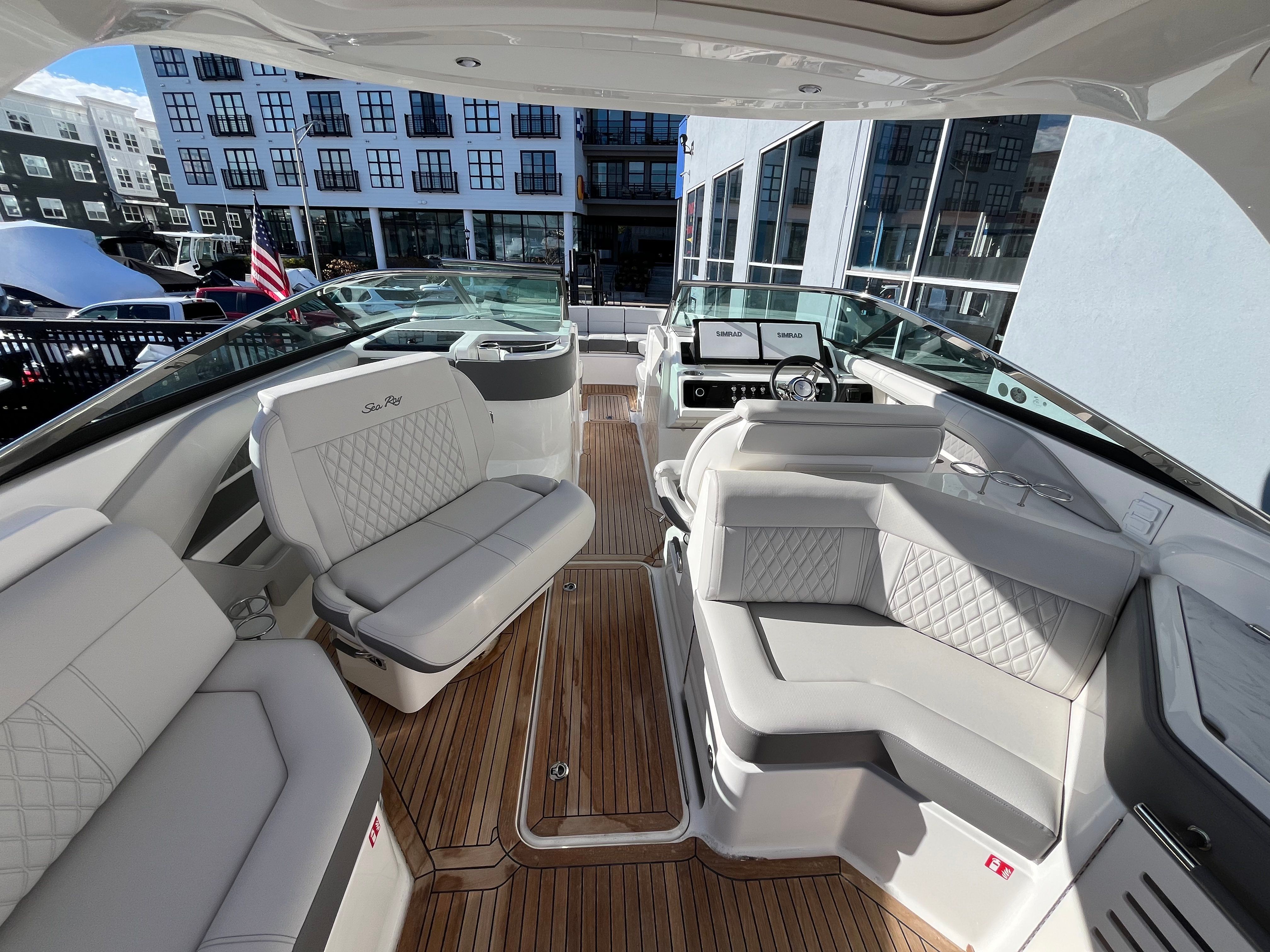 2026 Sea Ray SLX 310 Outboard Image Thumbnail #21