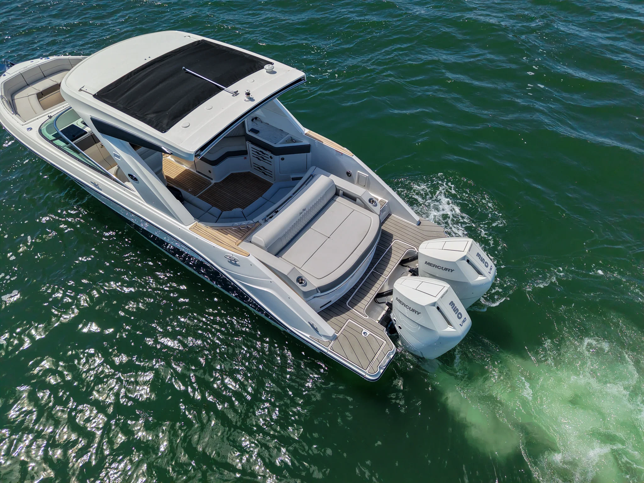 2026 Sea Ray SLX 310 Outboard Image Thumbnail #9