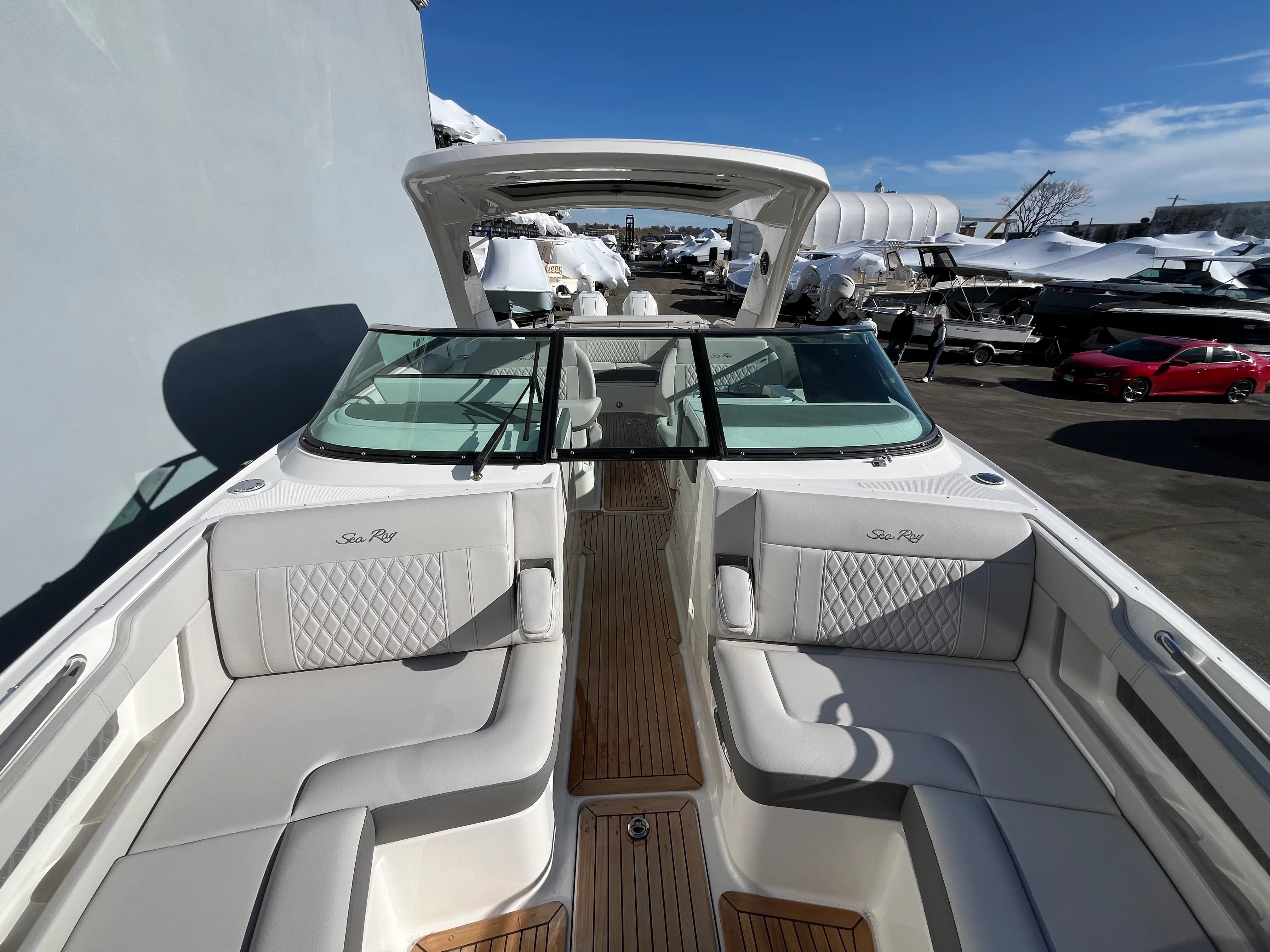 2026 Sea Ray SLX 310 Outboard Image Thumbnail #43