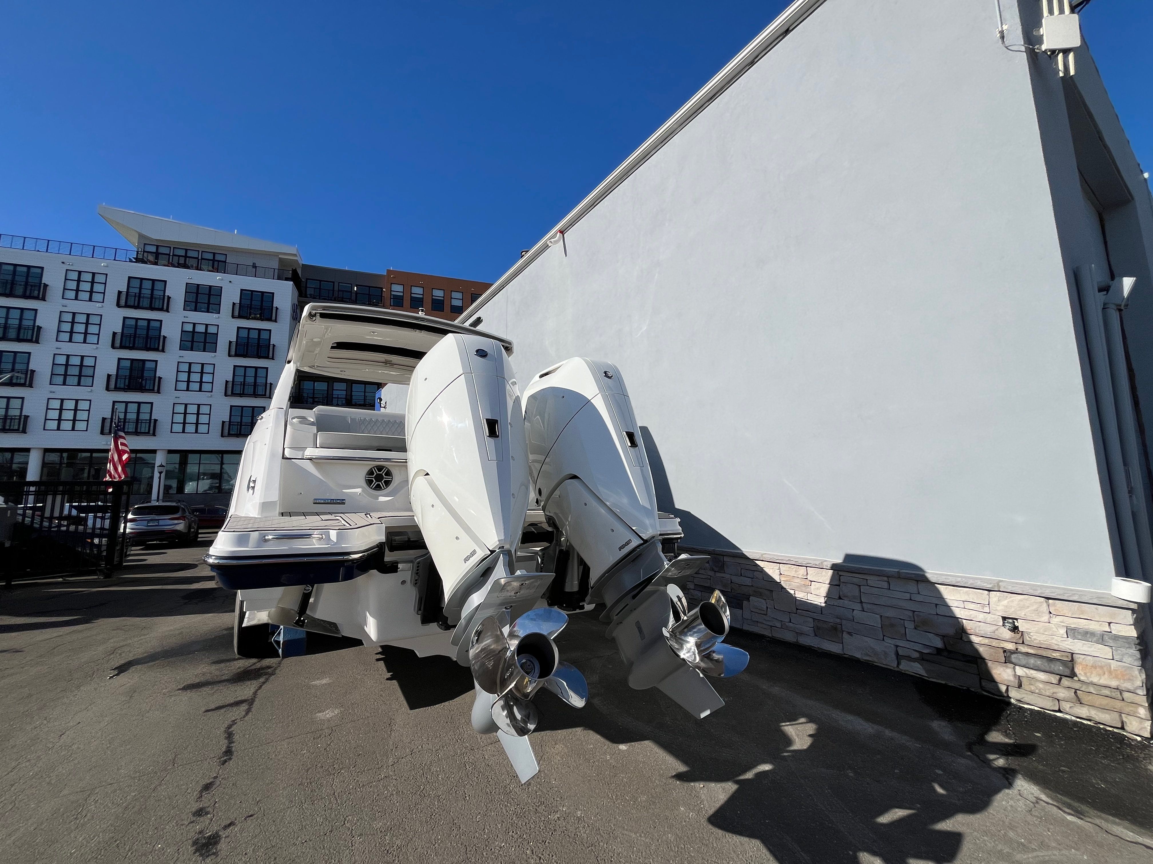 2026 Sea Ray SLX 310 Outboard Image Thumbnail #3