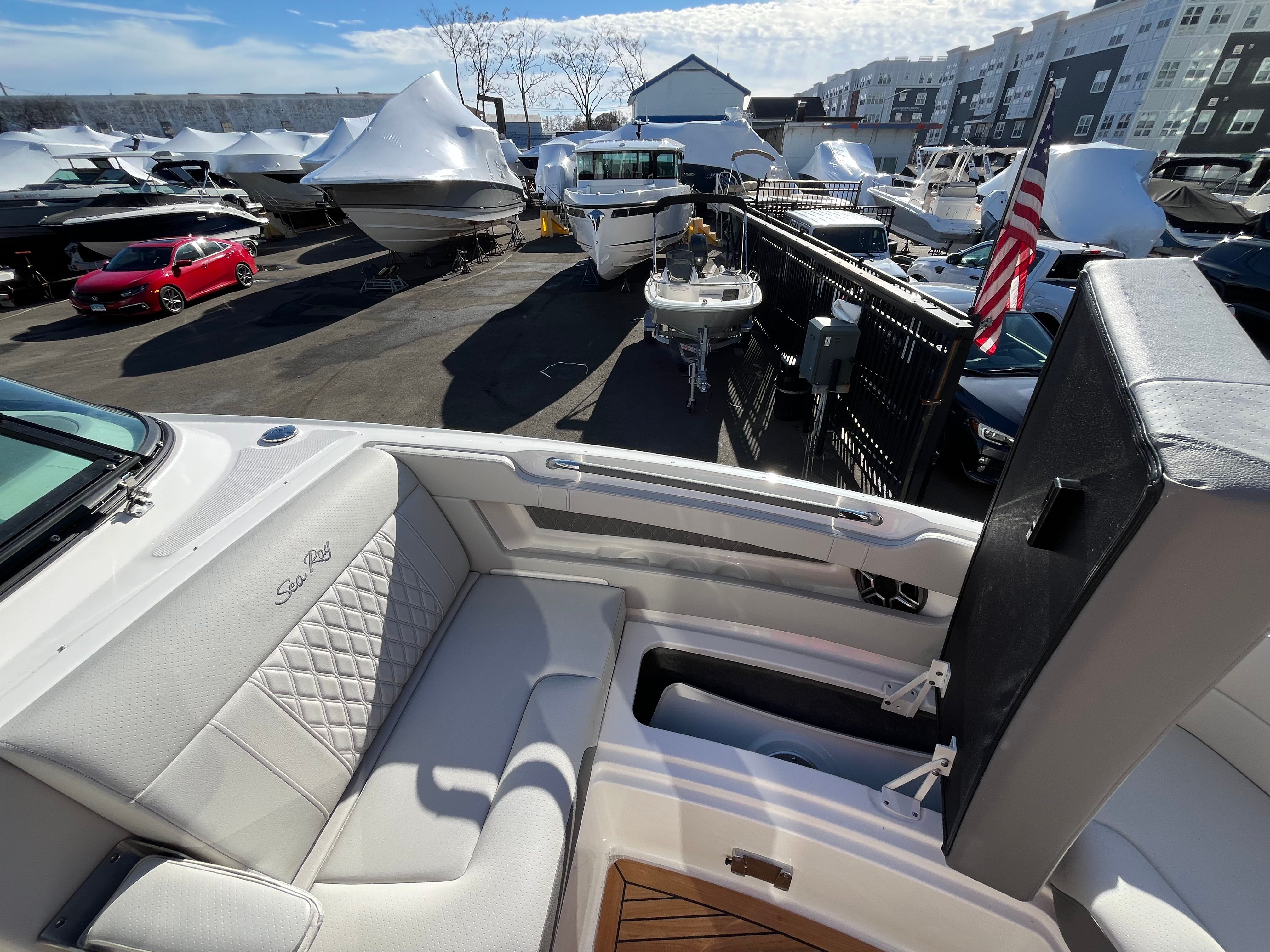 2026 Sea Ray SLX 310 Outboard Image Thumbnail #39