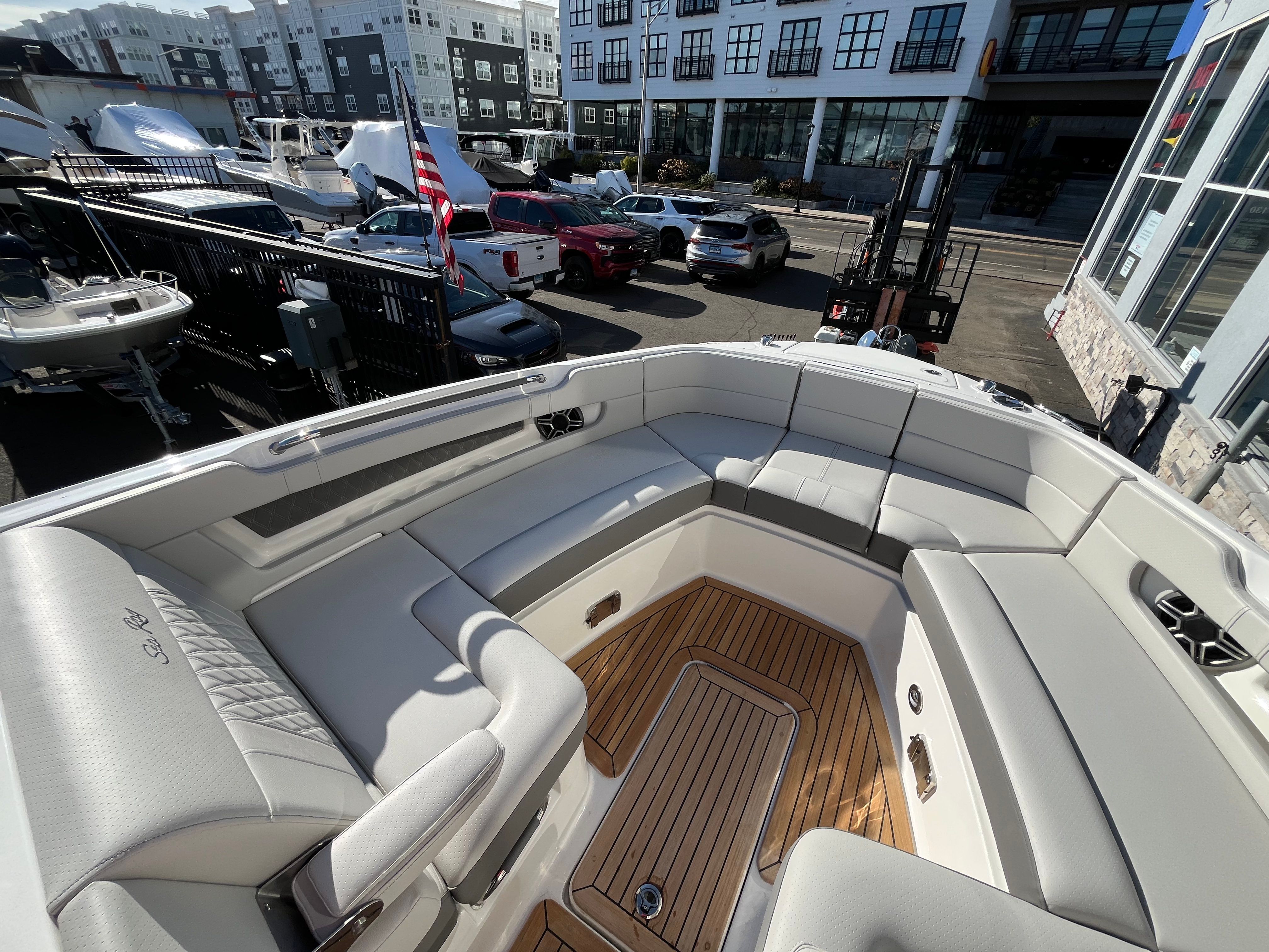 2026 Sea Ray SLX 310 Outboard Image Thumbnail #34