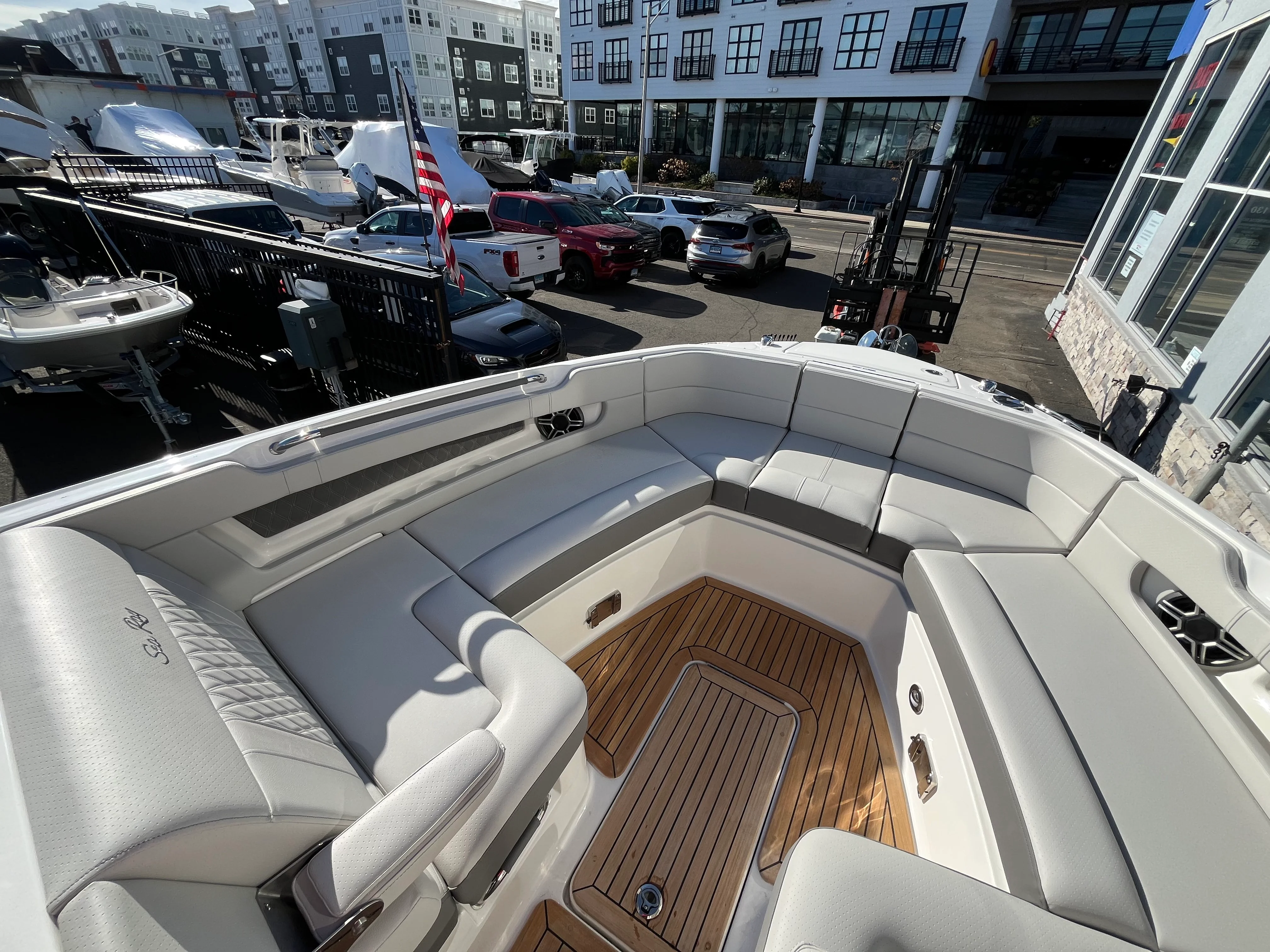 2026 Sea Ray SLX 310 Outboard Image Thumbnail #34