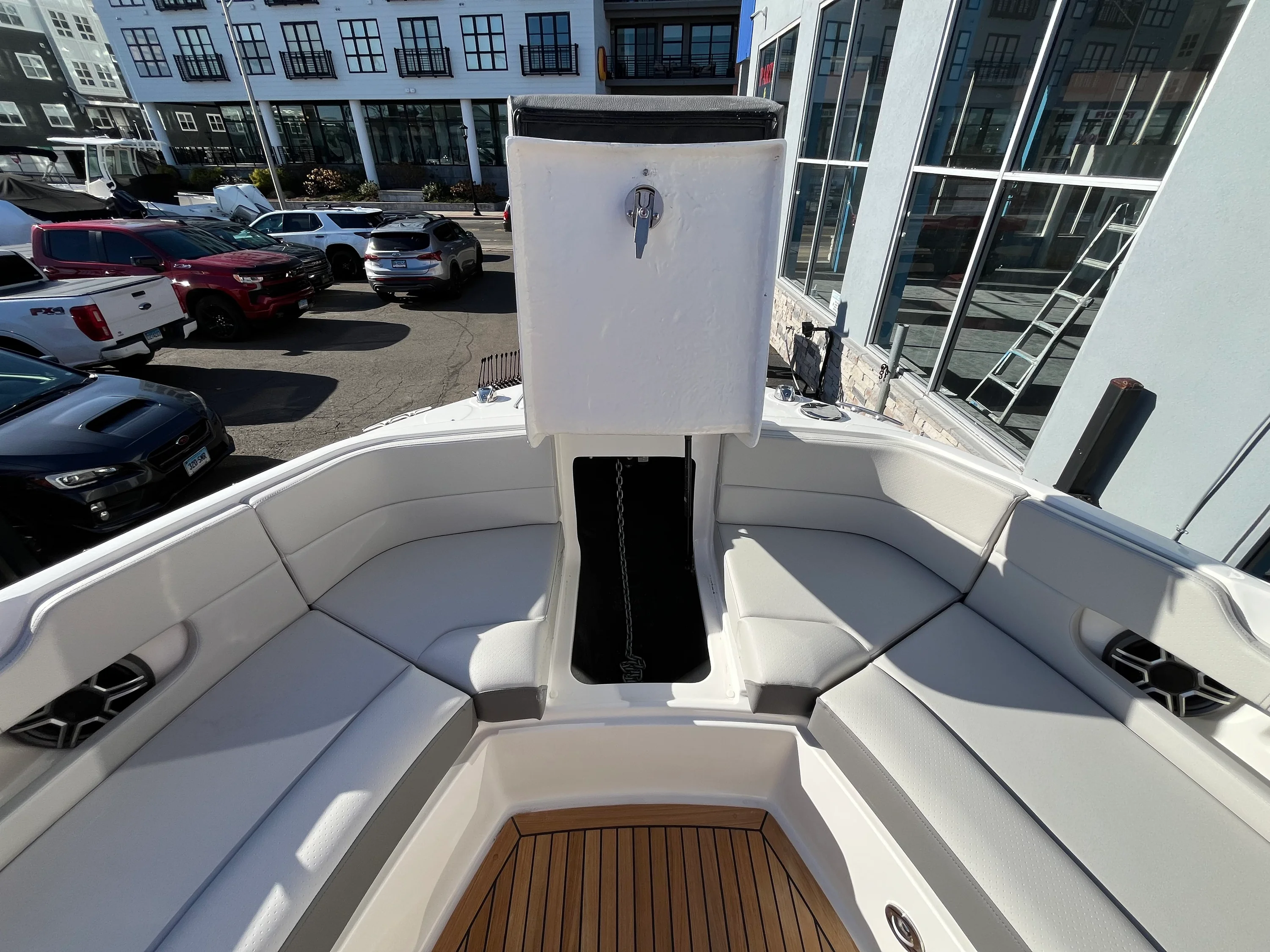 2026 Sea Ray SLX 310 Outboard Image Thumbnail #35