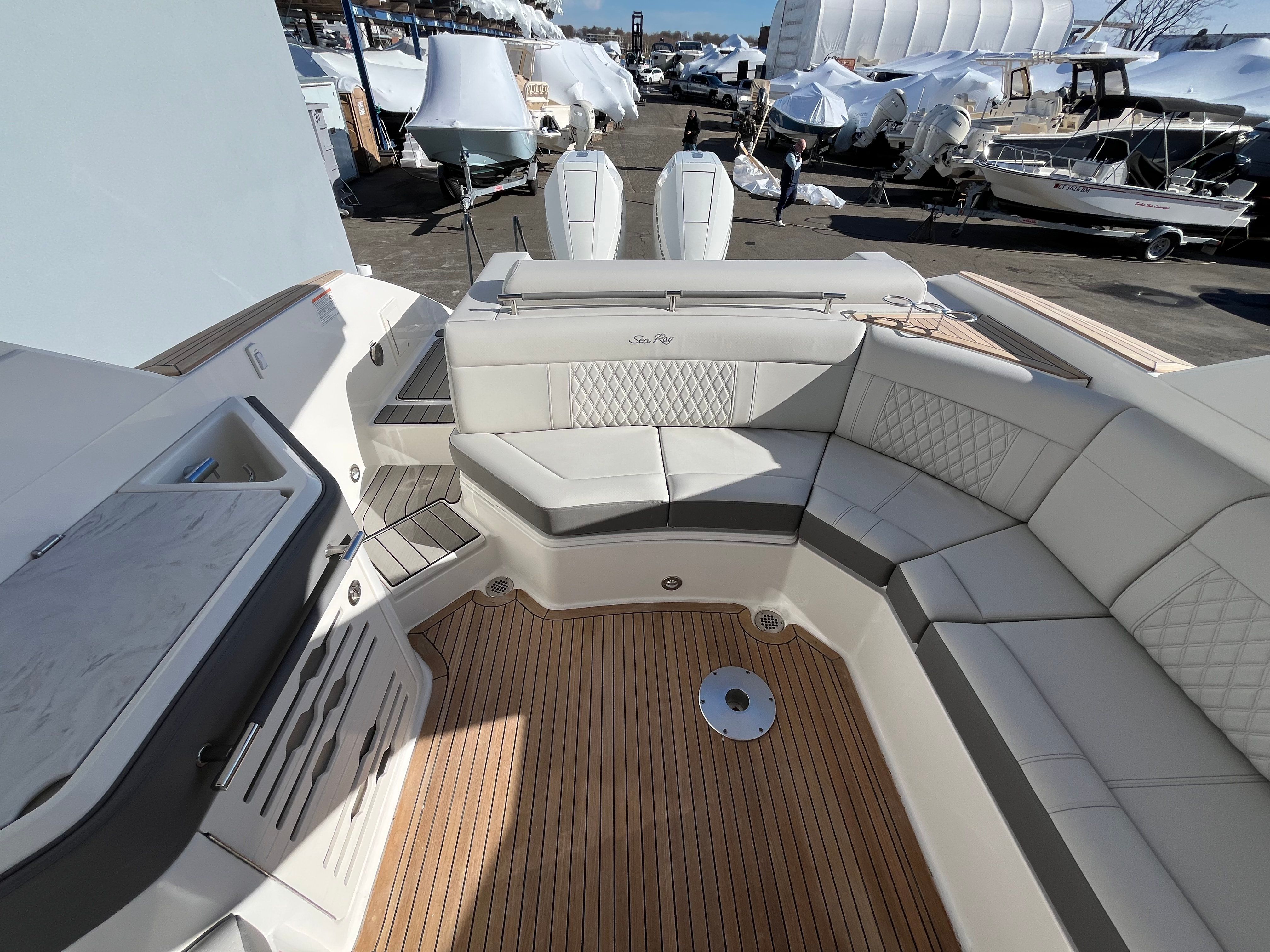 2026 Sea Ray SLX 310 Outboard Image Thumbnail #13