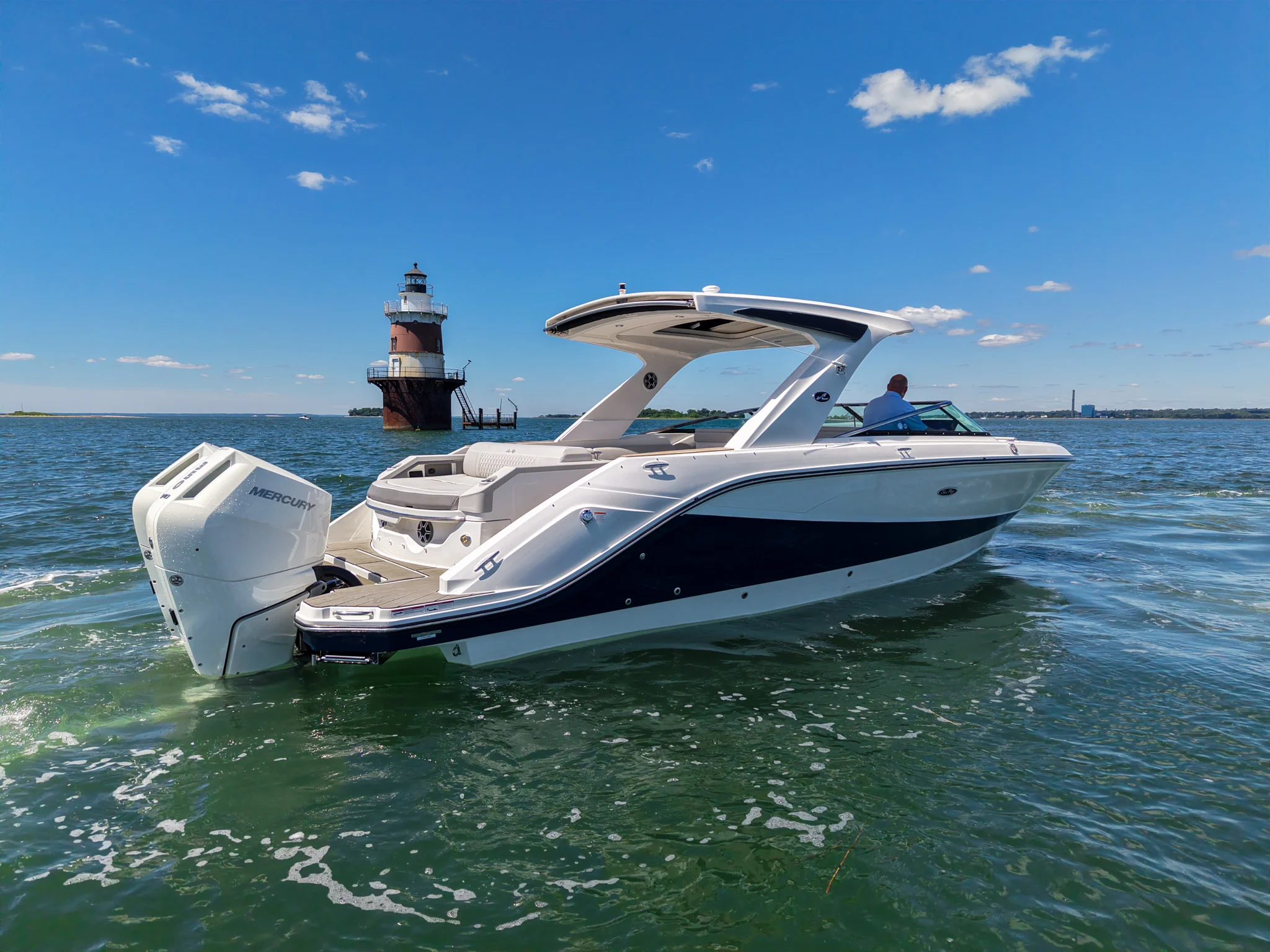 2026 Sea Ray SLX 310 Outboard Image Thumbnail #4