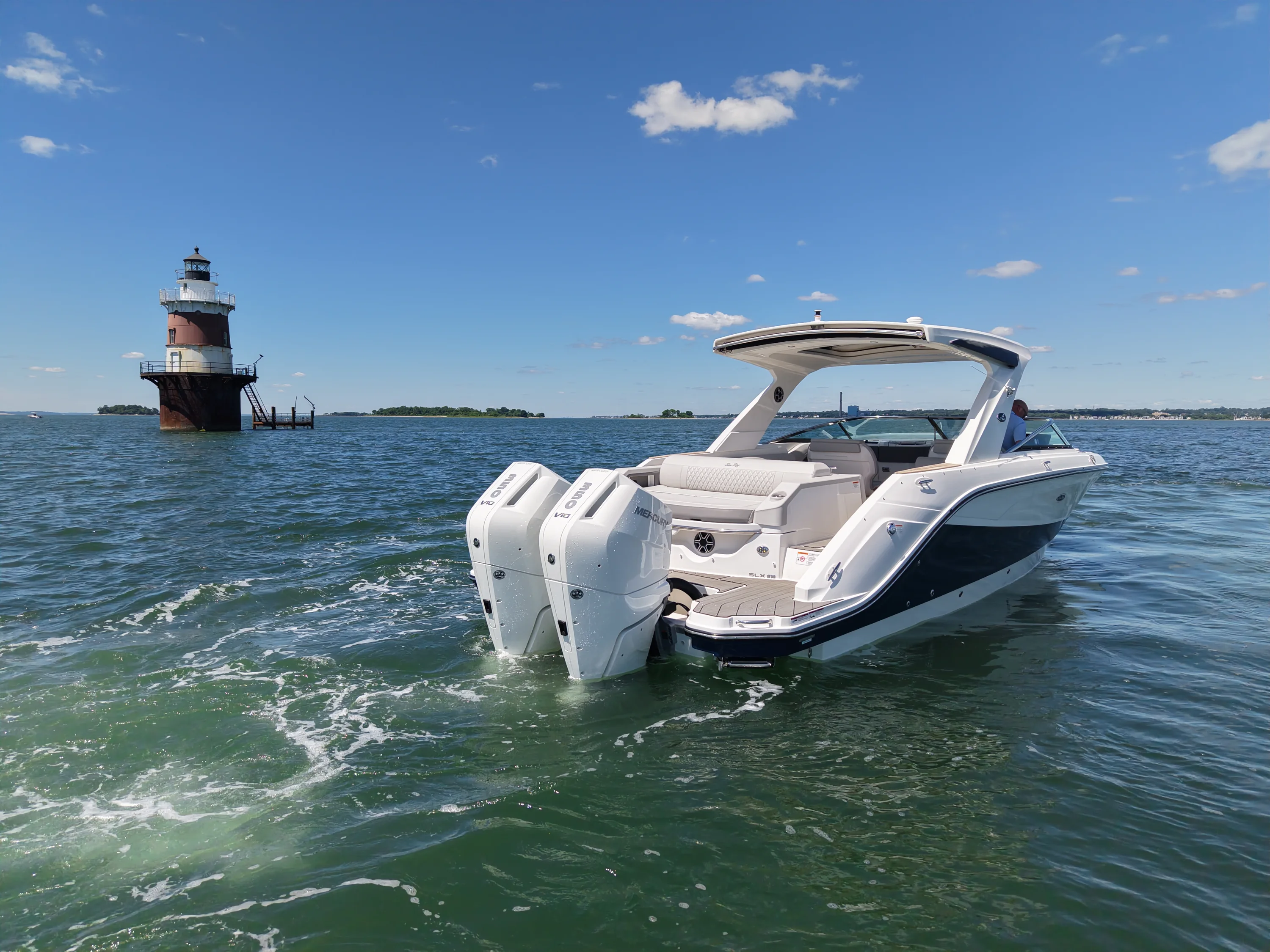 2026 Sea Ray SLX 310 Outboard Image Thumbnail #3