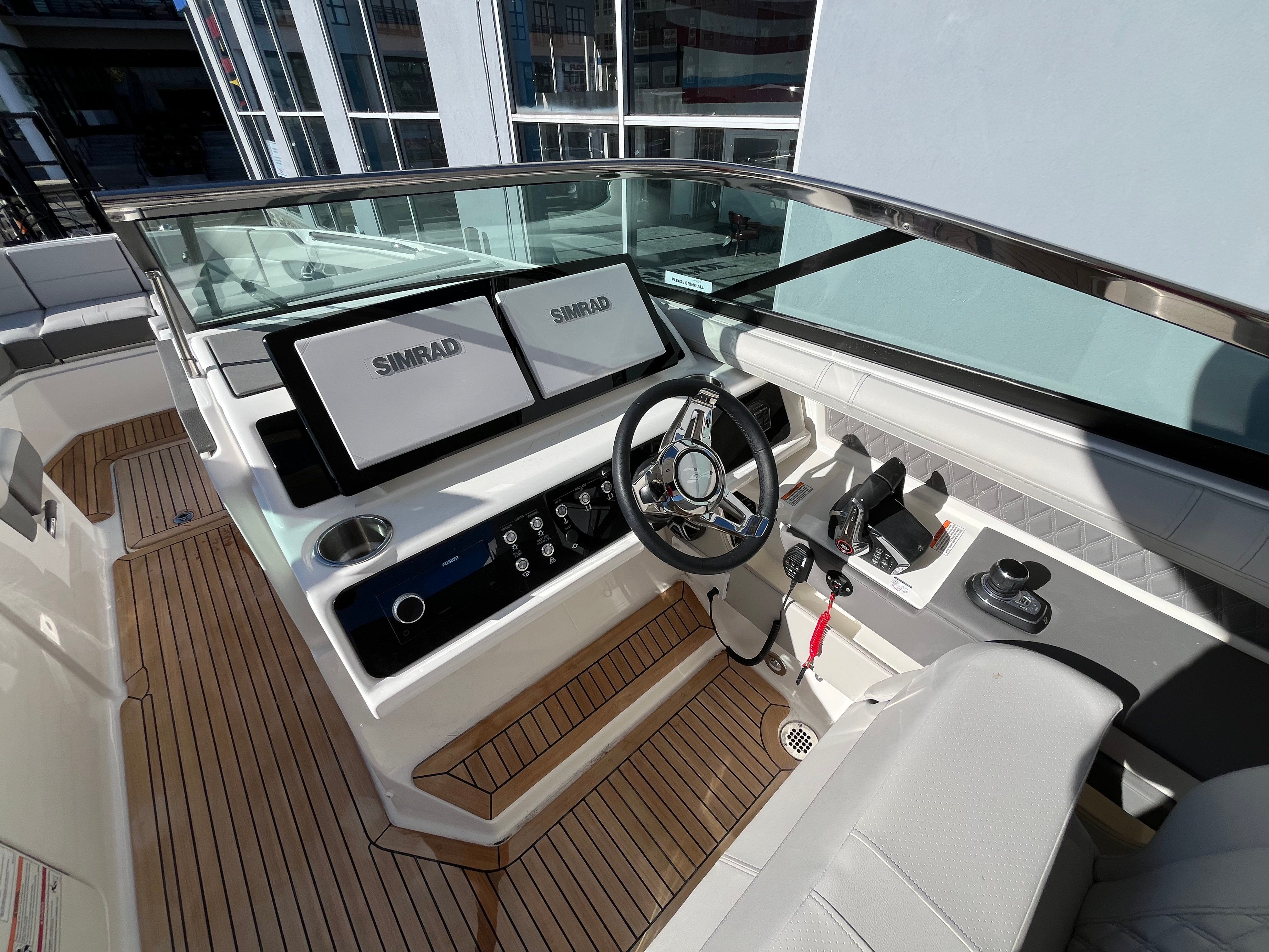 2026 Sea Ray SLX 310 Outboard Image Thumbnail #25