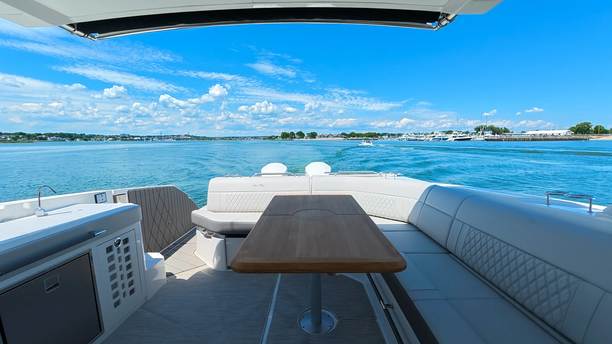 2026 Sea Ray SLX 400 Outboard Image Thumbnail #29