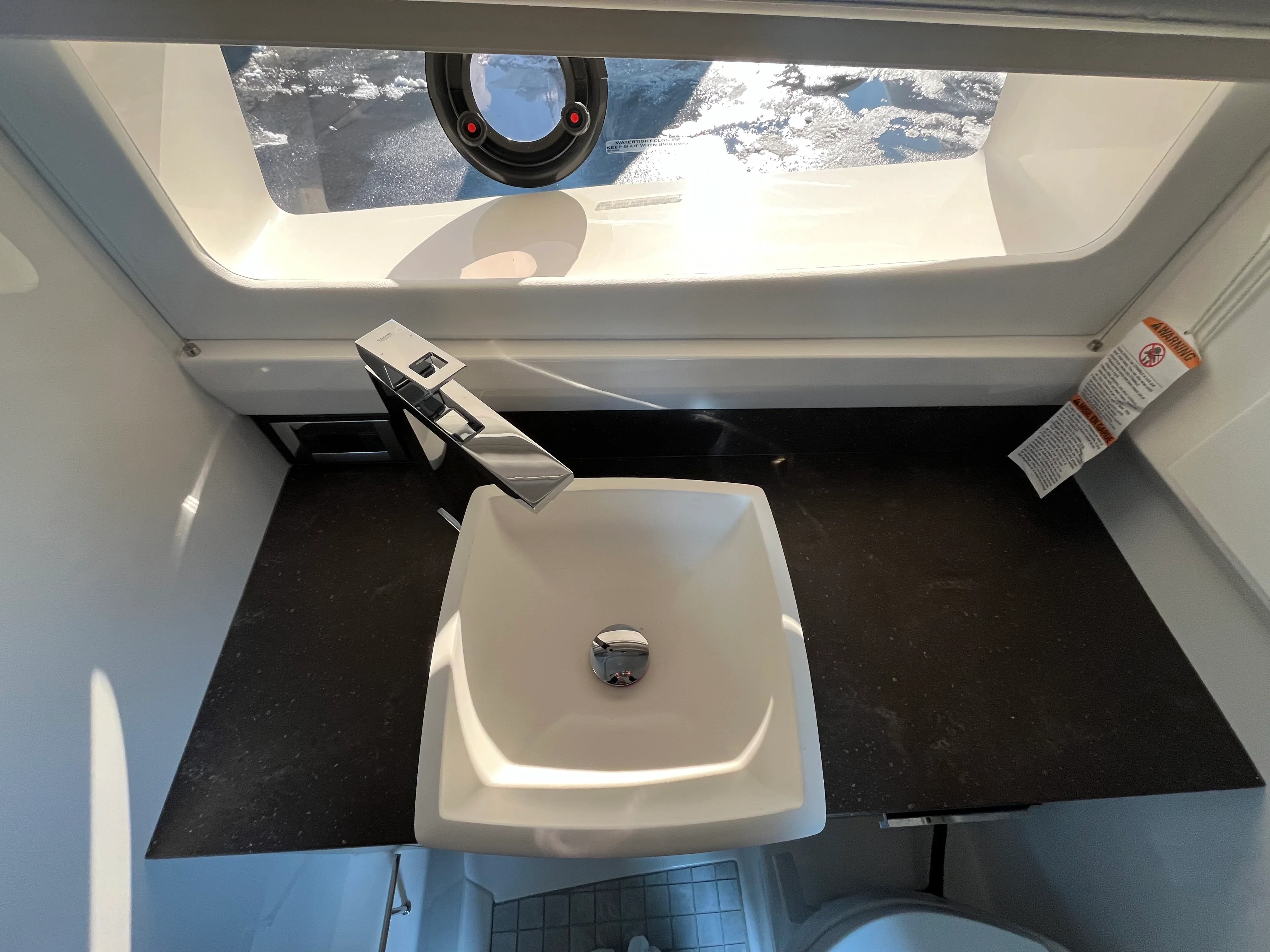 2026 Sea Ray SLX 400 Outboard Image Thumbnail #64