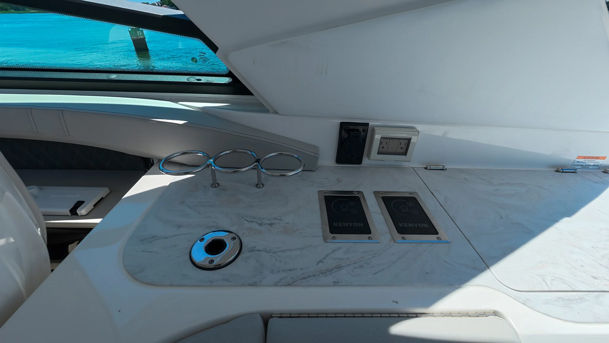 2026 Sea Ray SLX 400 Outboard Image Thumbnail #33