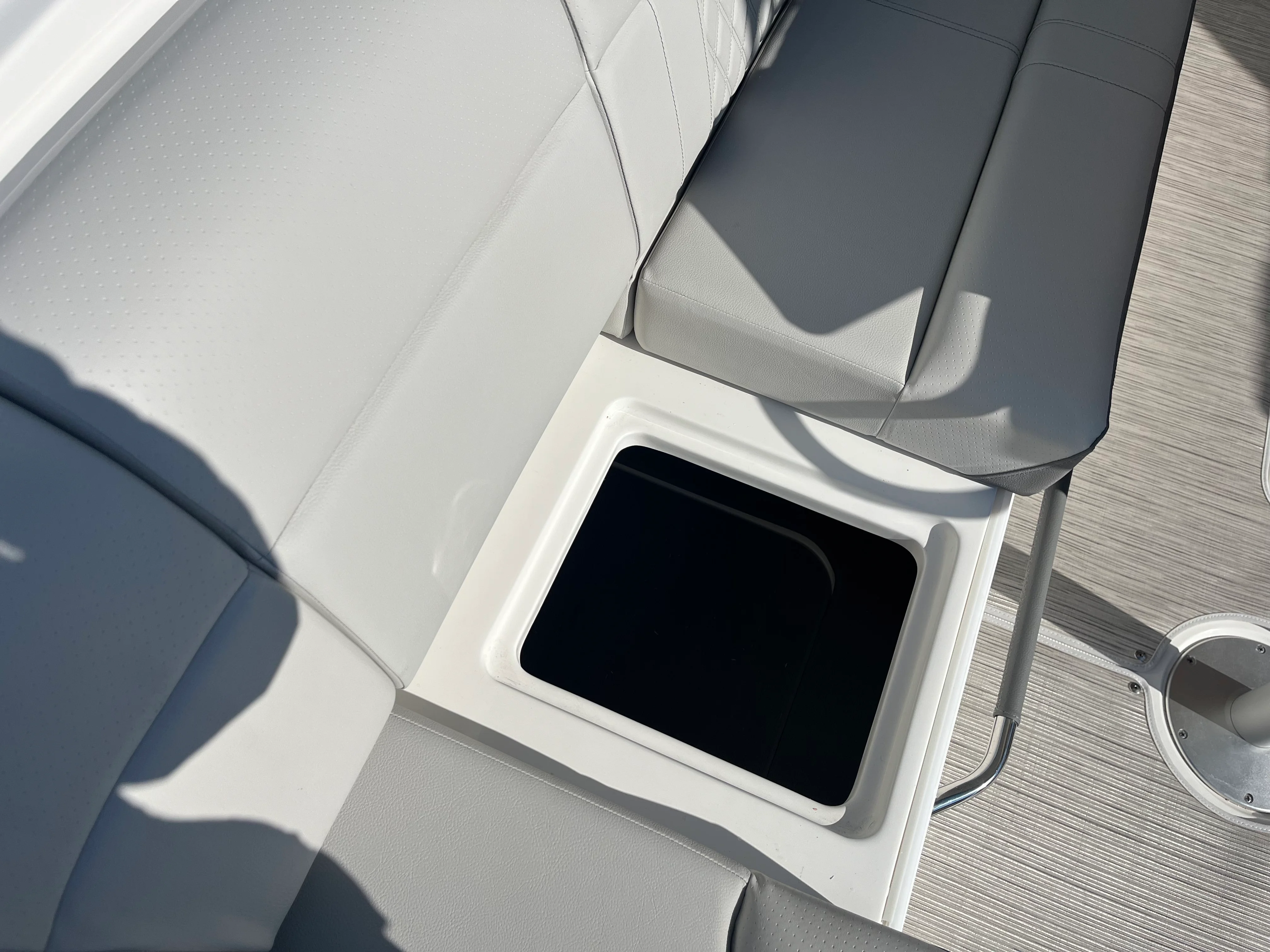 2026 Sea Ray SLX 400 Outboard Image Thumbnail #57