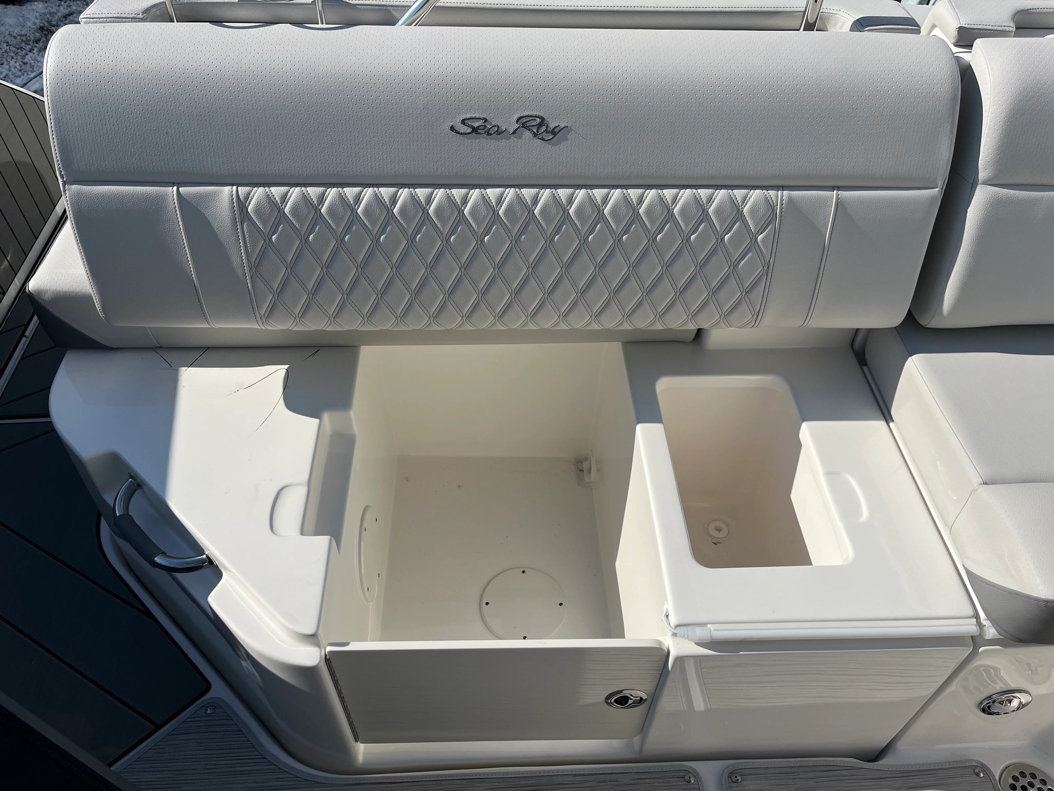 2026 Sea Ray SLX 400 Outboard Image Thumbnail #58