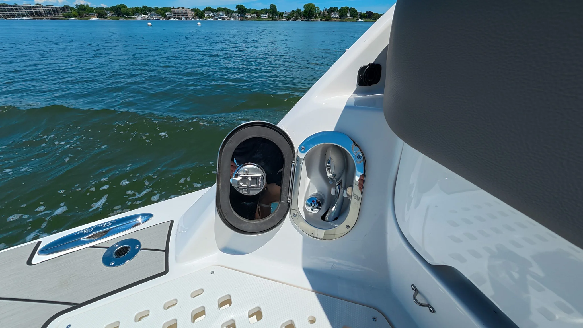 2026 Sea Ray SLX 400 Outboard Image Thumbnail #26