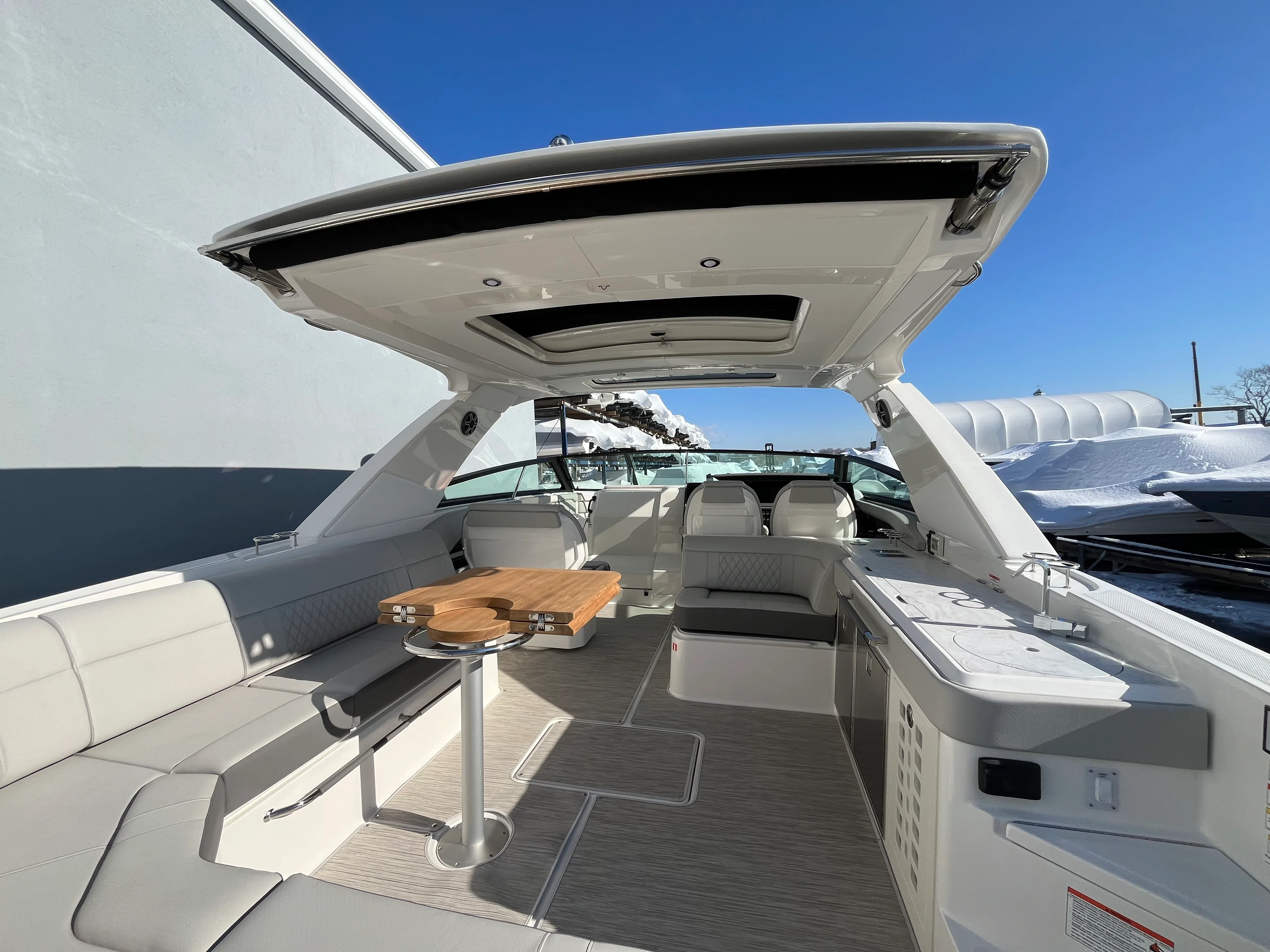 2026 Sea Ray SLX 400 Outboard Image Thumbnail #12