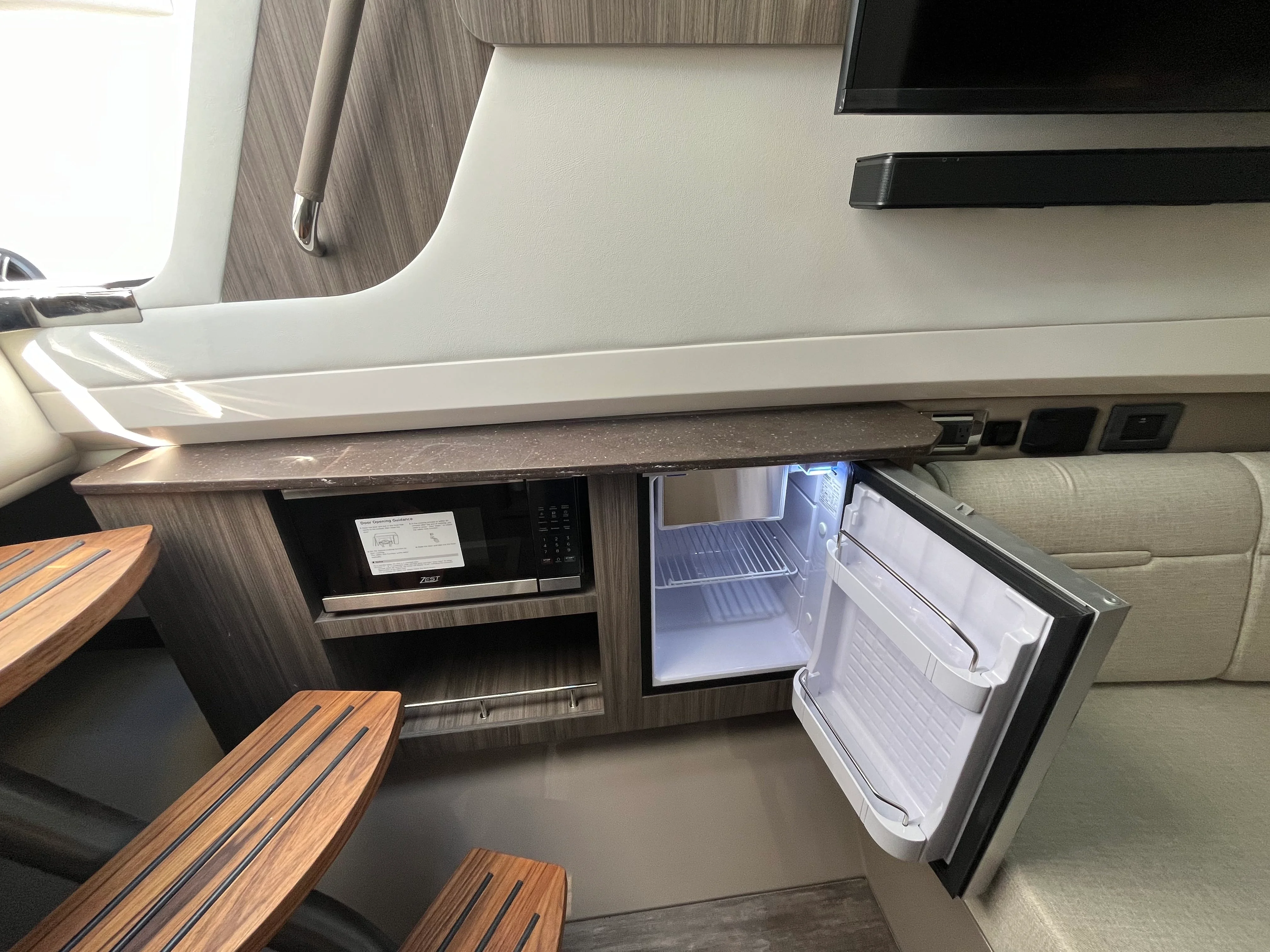 2026 Sea Ray SLX 400 Outboard Image Thumbnail #67