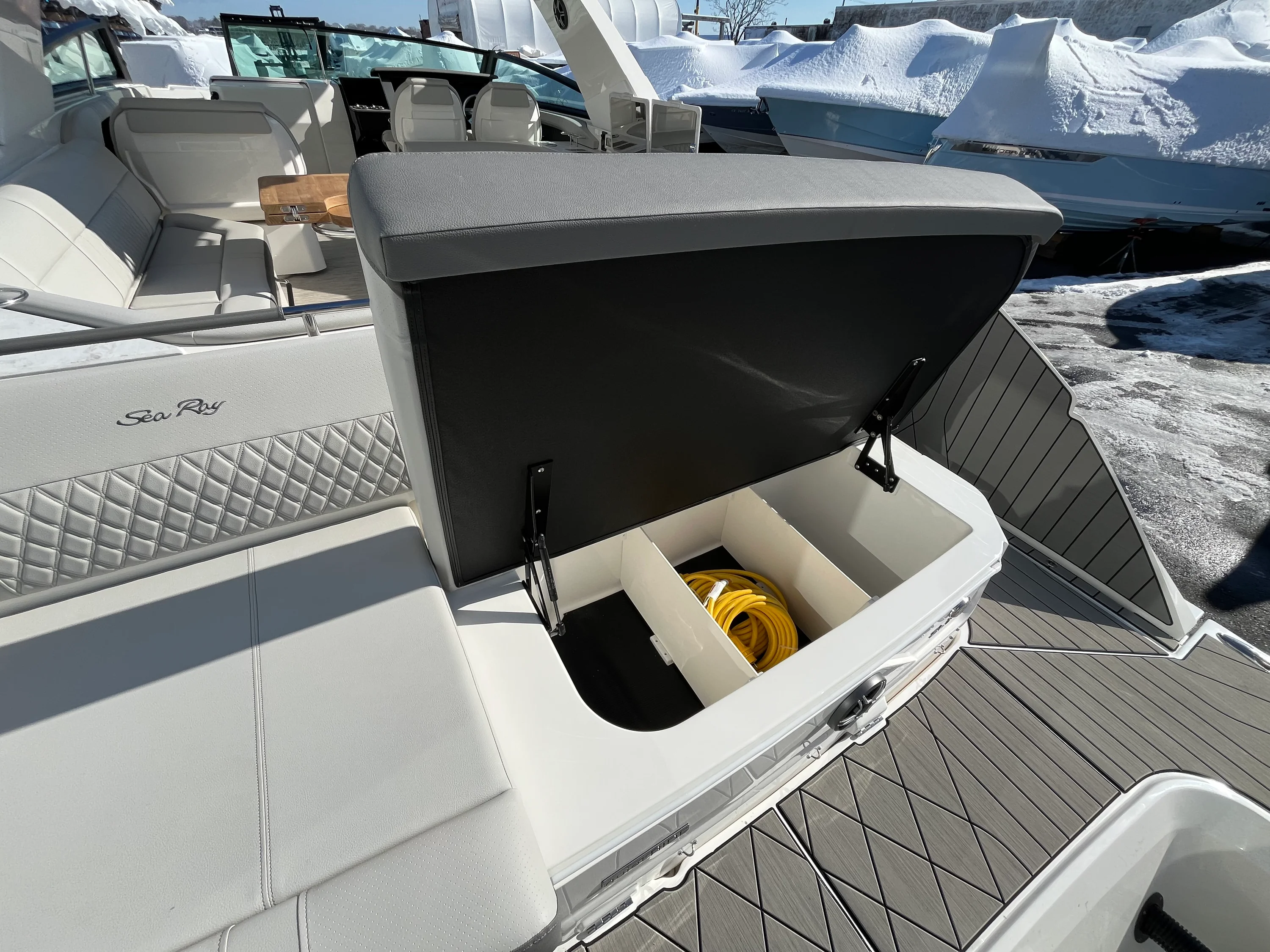 2026 Sea Ray SLX 400 Outboard Image Thumbnail #53