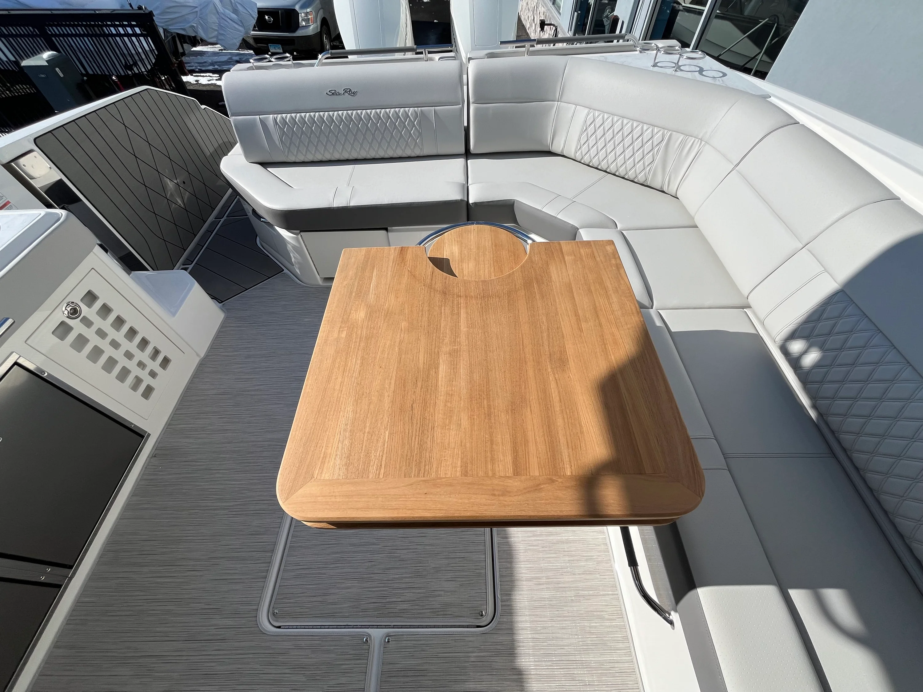 2026 Sea Ray SLX 400 Outboard Image Thumbnail #44