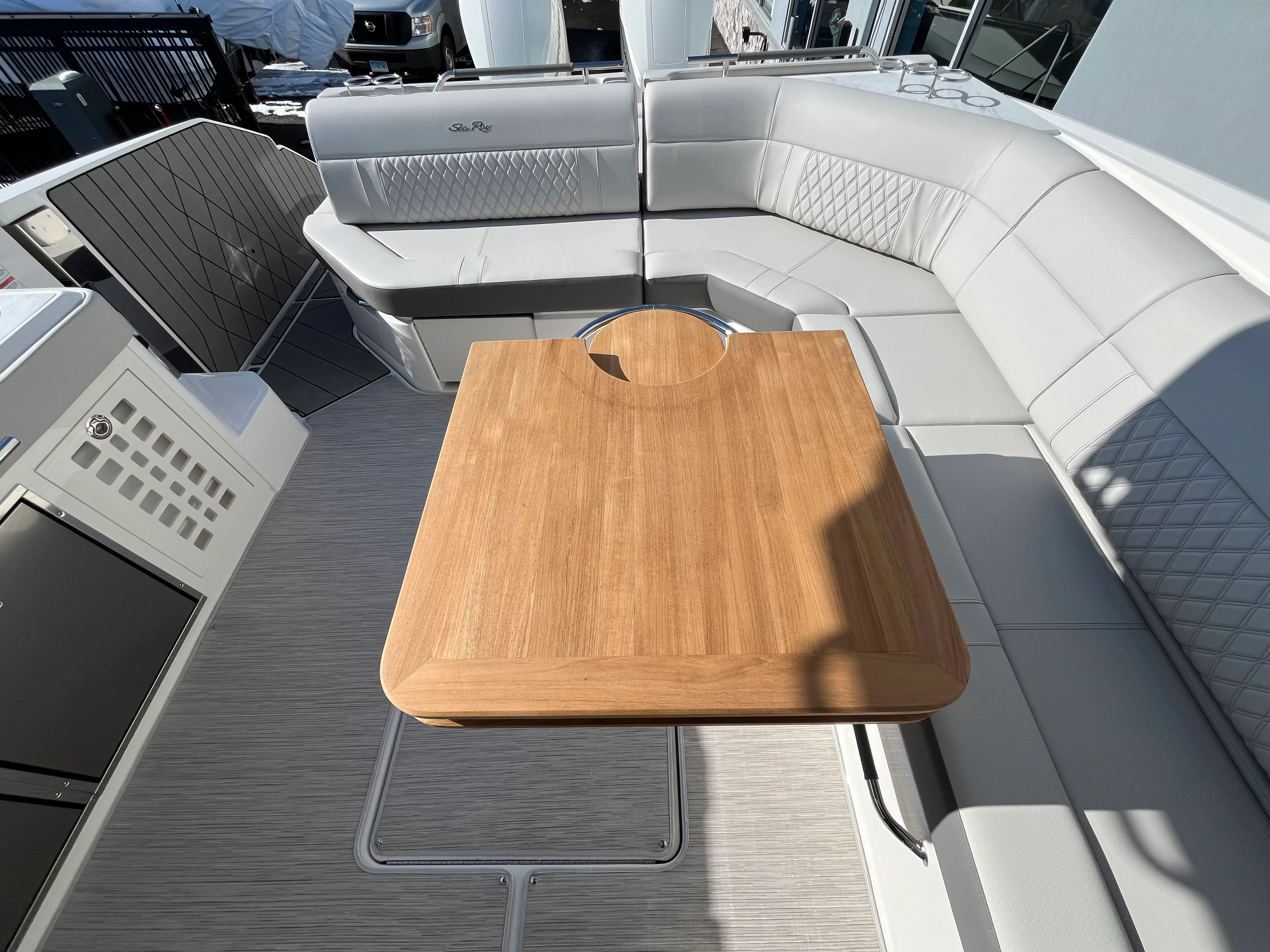 2026 Sea Ray SLX 400 Outboard Image Thumbnail #44