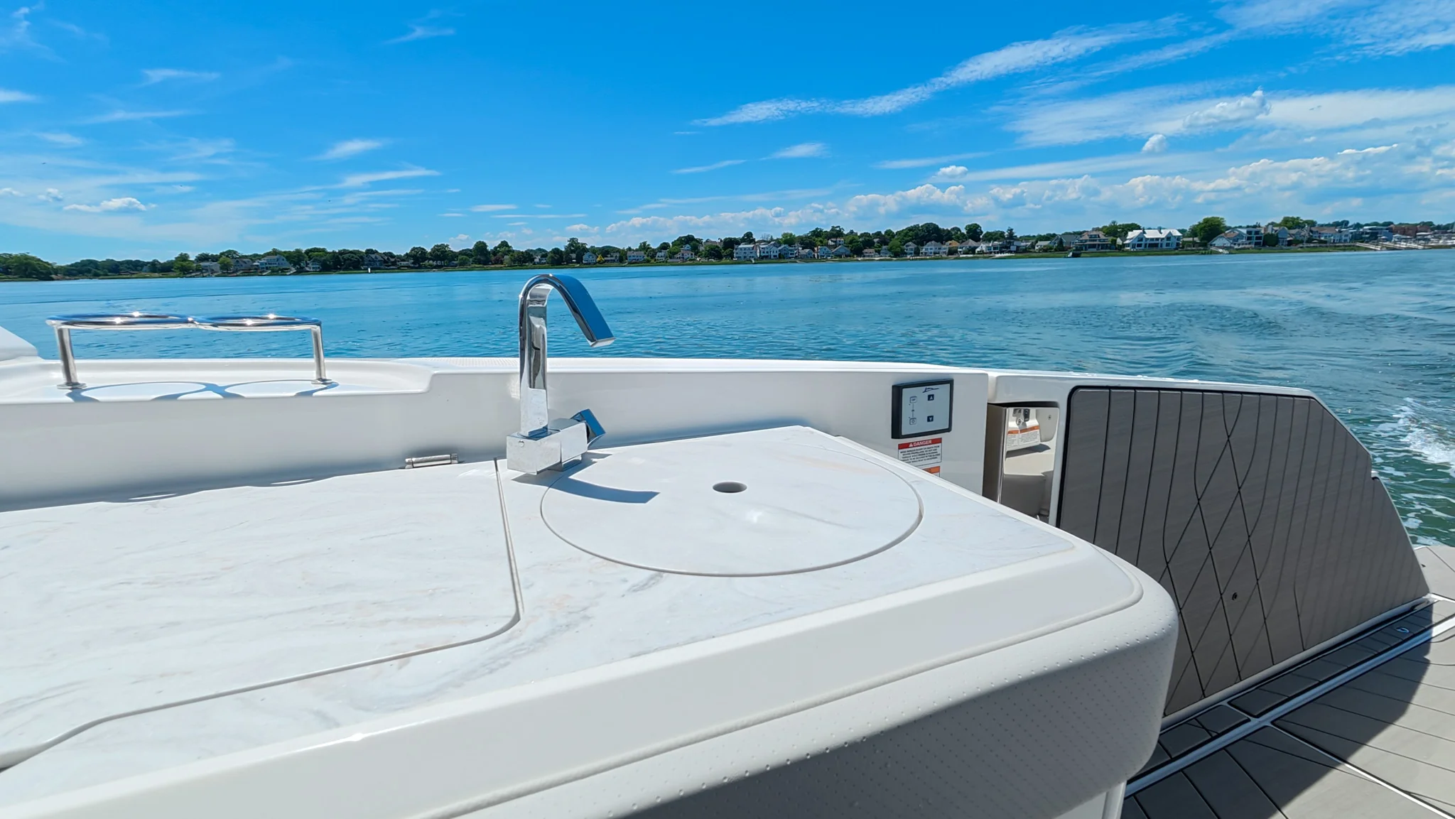 2026 Sea Ray SLX 400 Outboard Image Thumbnail #36