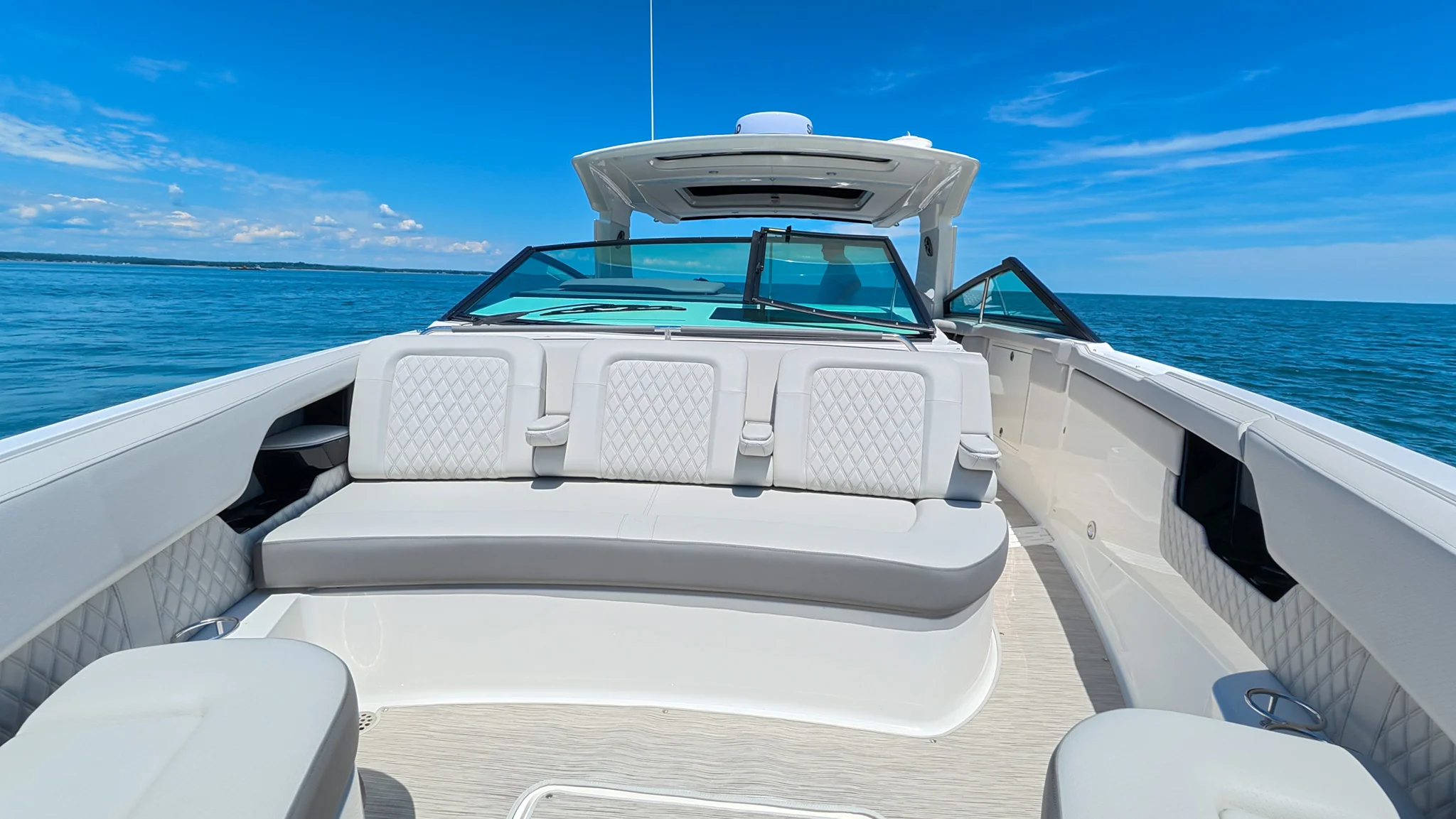 2026 Sea Ray SLX 400 Outboard Image Thumbnail #62