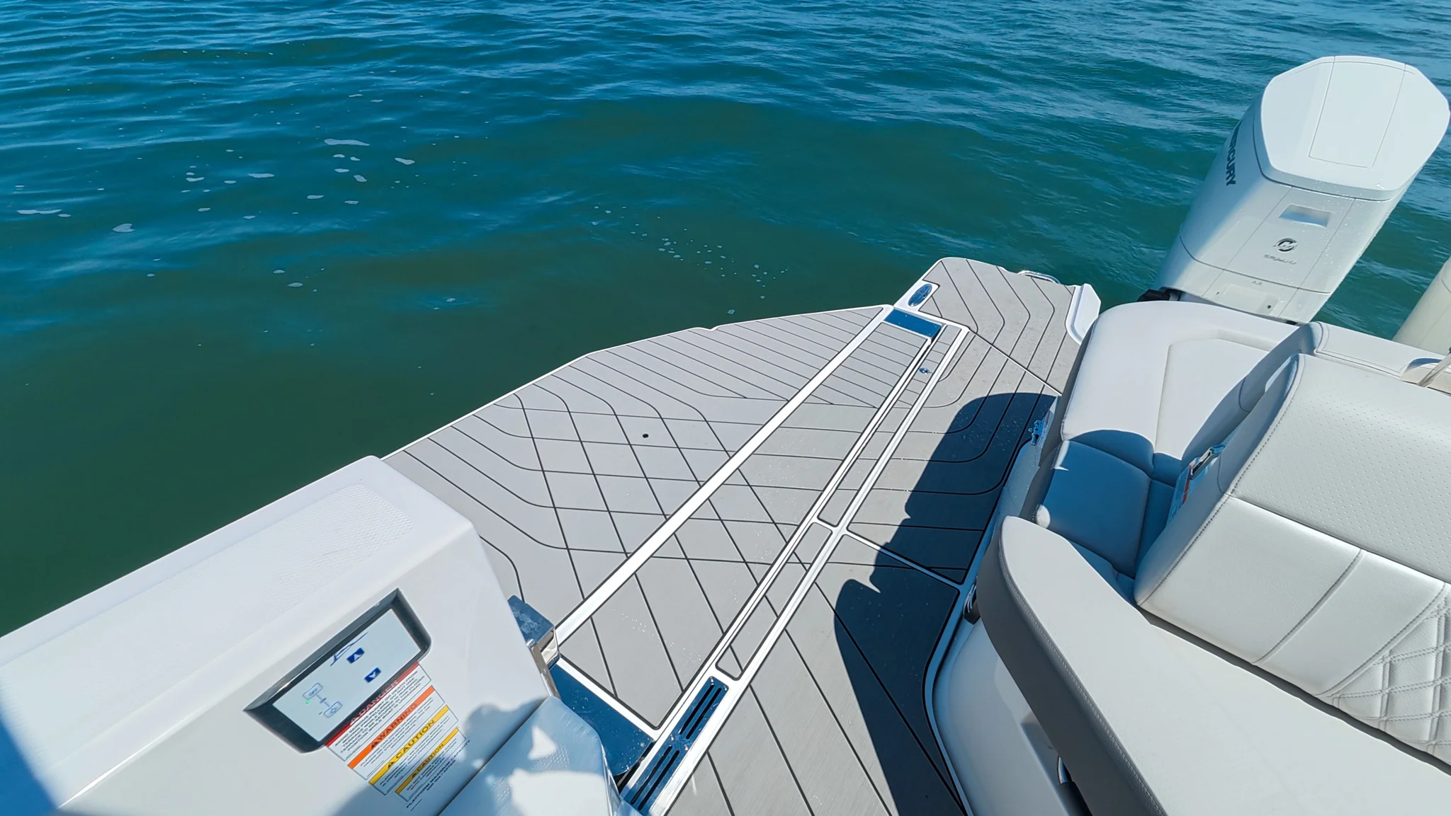 2026 Sea Ray SLX 400 Outboard Image Thumbnail #23