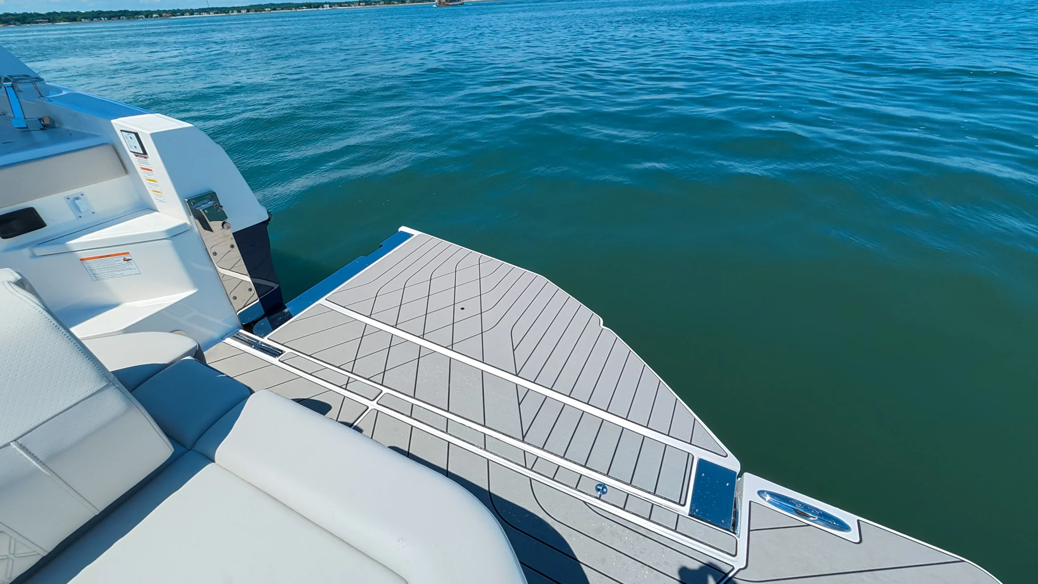 2026 Sea Ray SLX 400 Outboard Image Thumbnail #24
