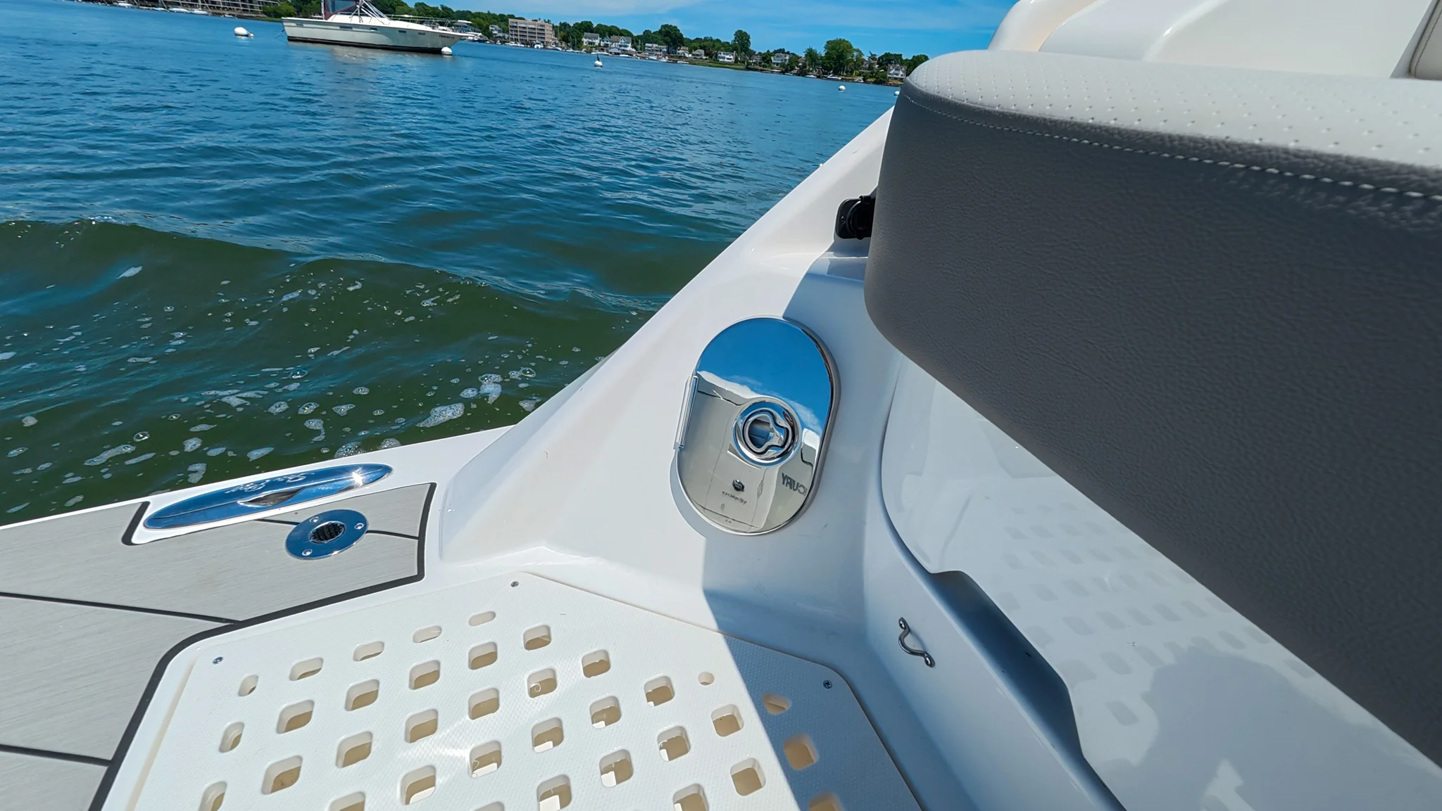 2026 Sea Ray SLX 400 Outboard Image Thumbnail #25