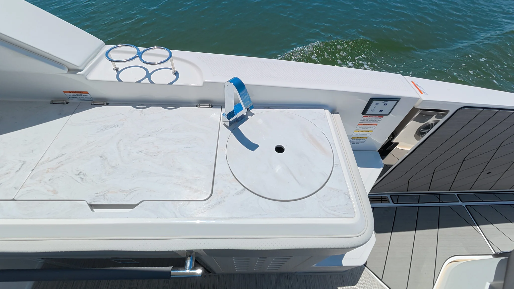 2026 Sea Ray SLX 400 Outboard Image Thumbnail #34