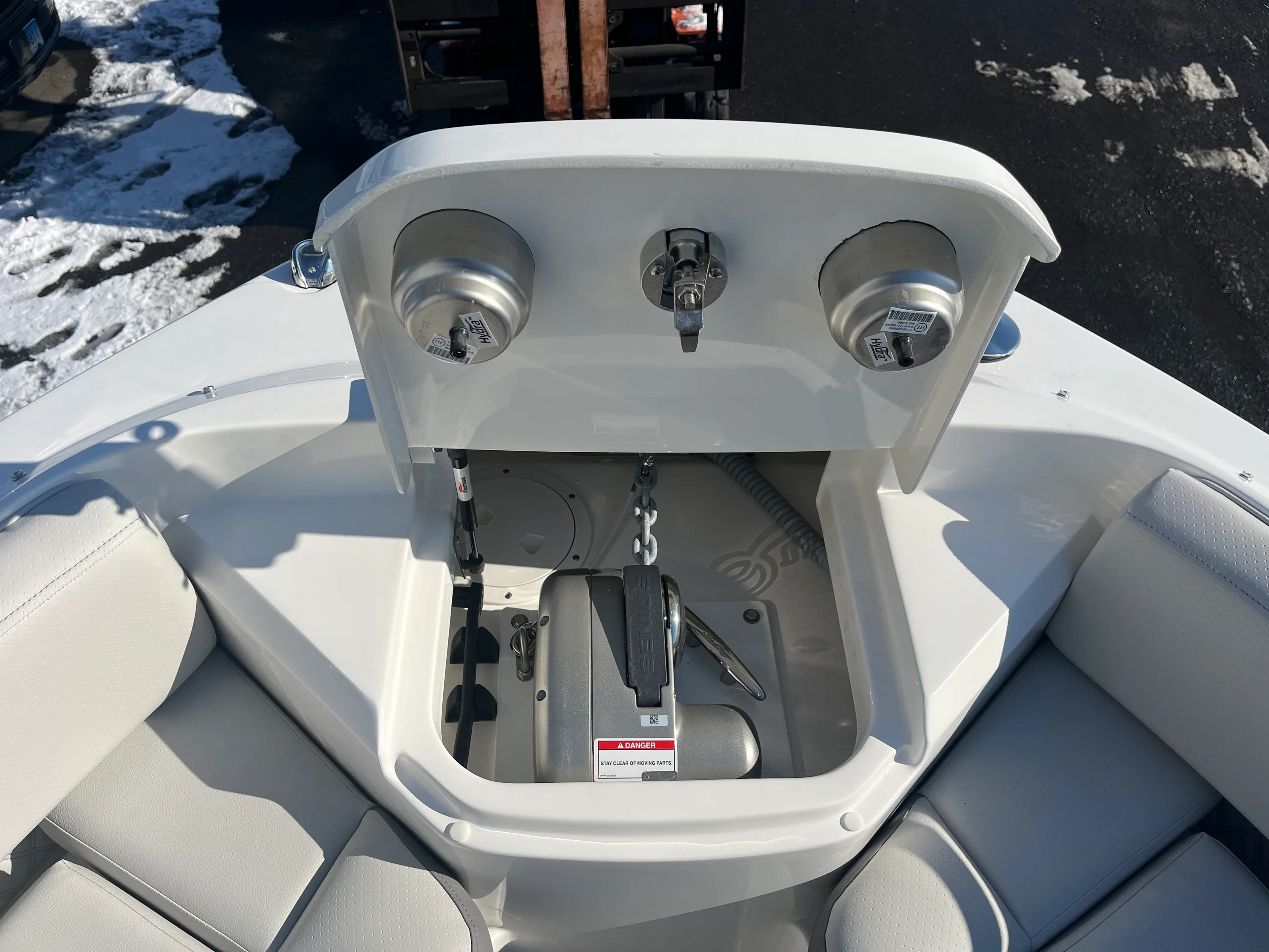 2026 Sea Ray SLX 400 Outboard Image Thumbnail #37