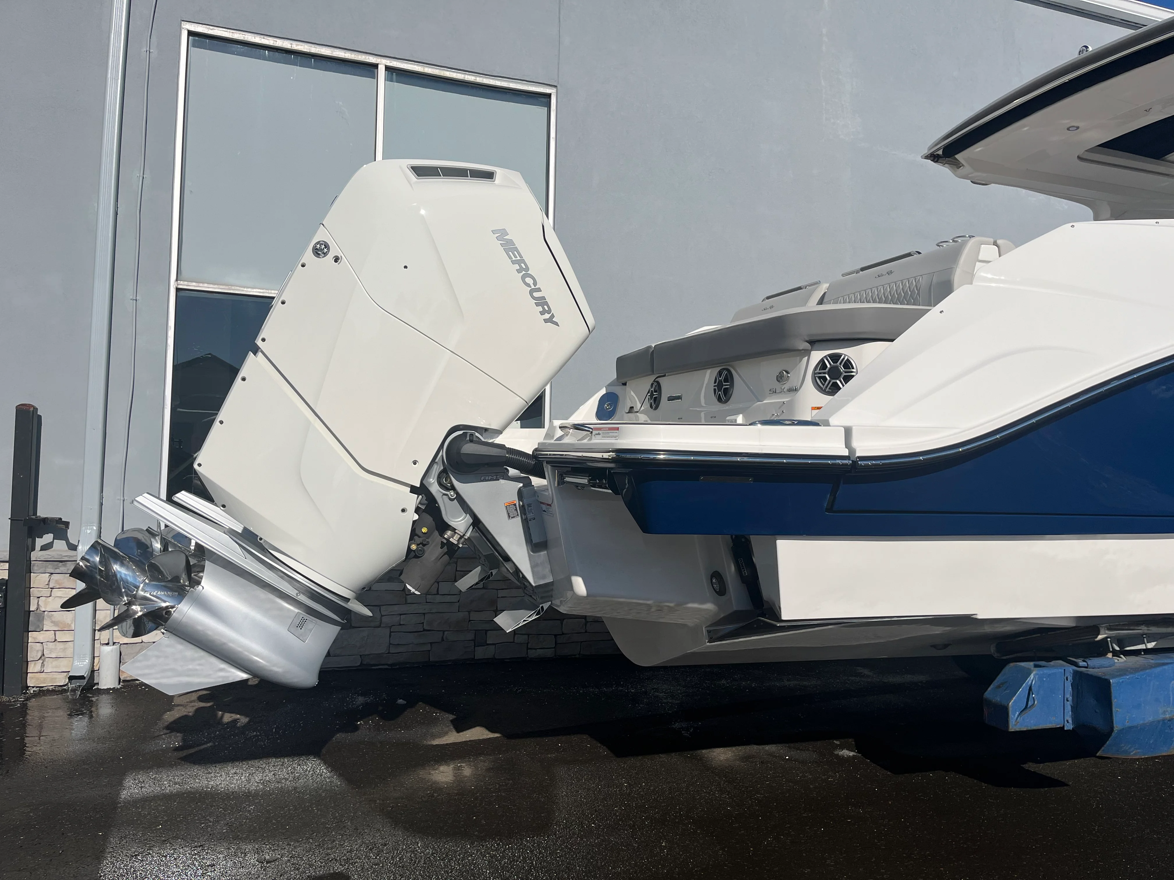 2026 Sea Ray SLX 400 Outboard Image Thumbnail #5