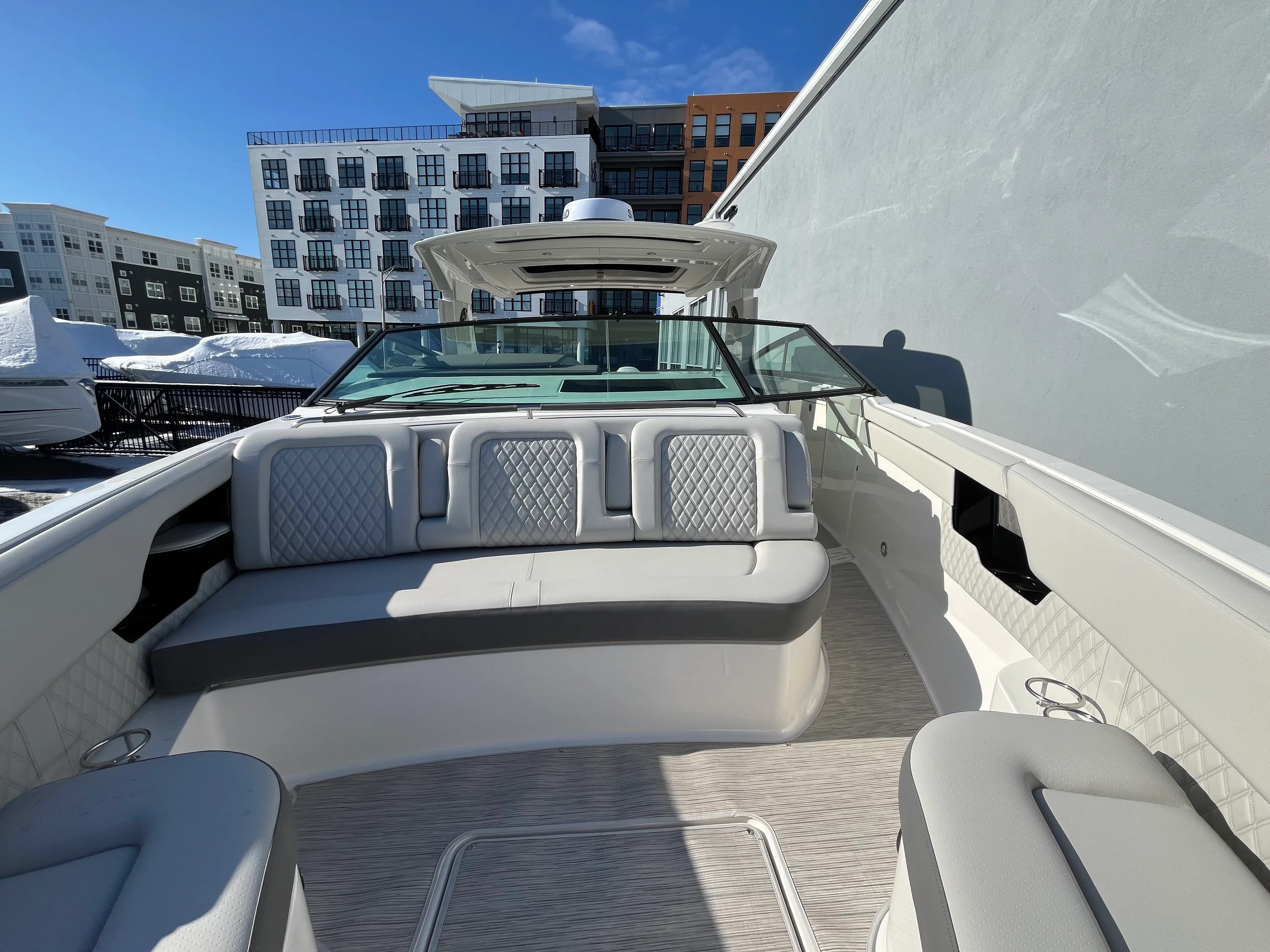 2026 Sea Ray SLX 400 Outboard Image Thumbnail #29