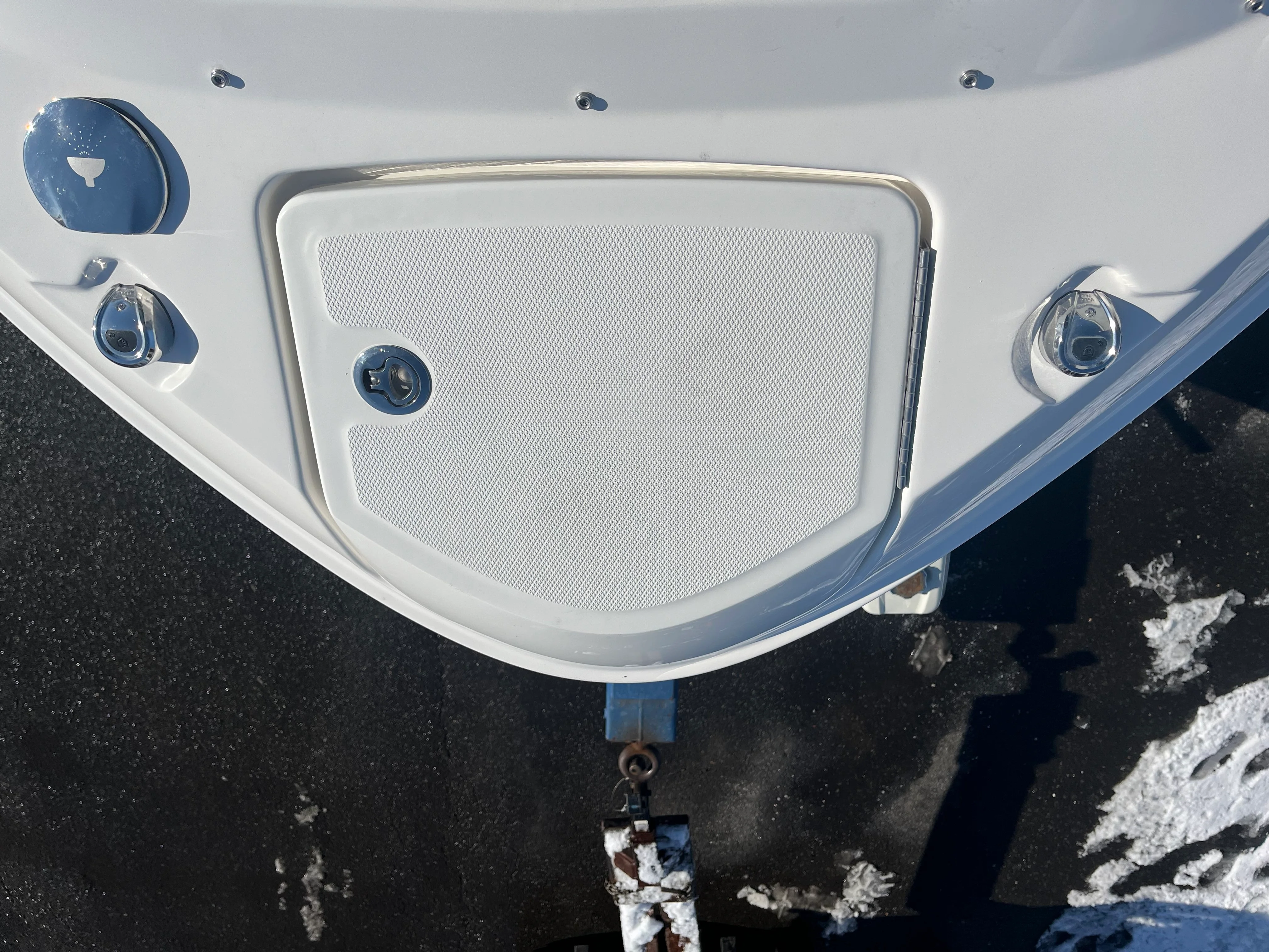 2026 Sea Ray SLX 400 Outboard Image Thumbnail #36