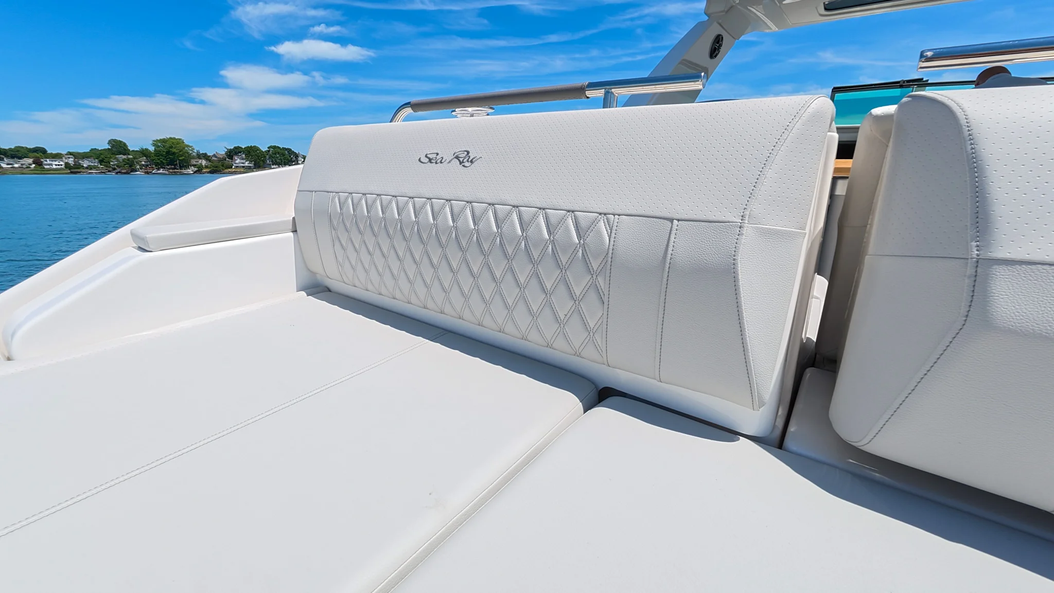 2026 Sea Ray SLX 400 Outboard Image Thumbnail #27