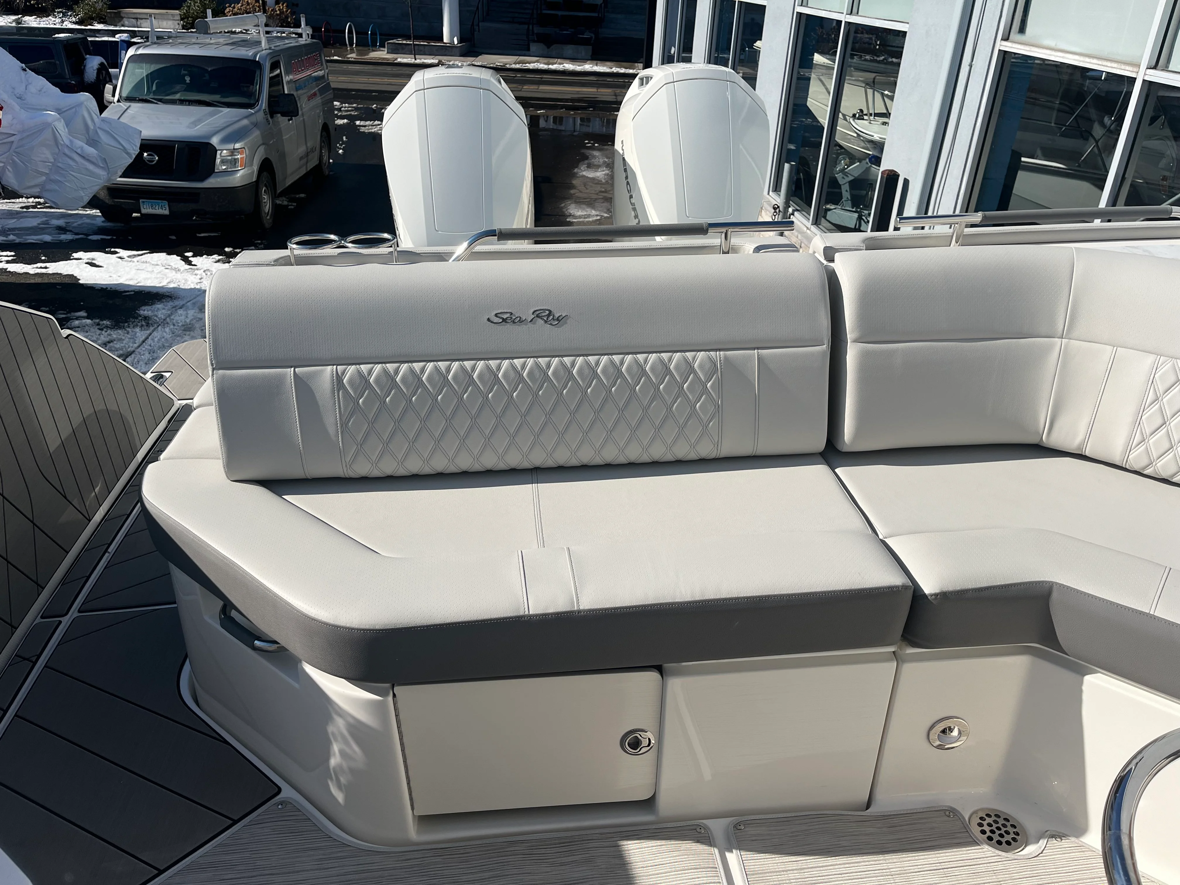 2026 Sea Ray SLX 400 Outboard Image Thumbnail #47