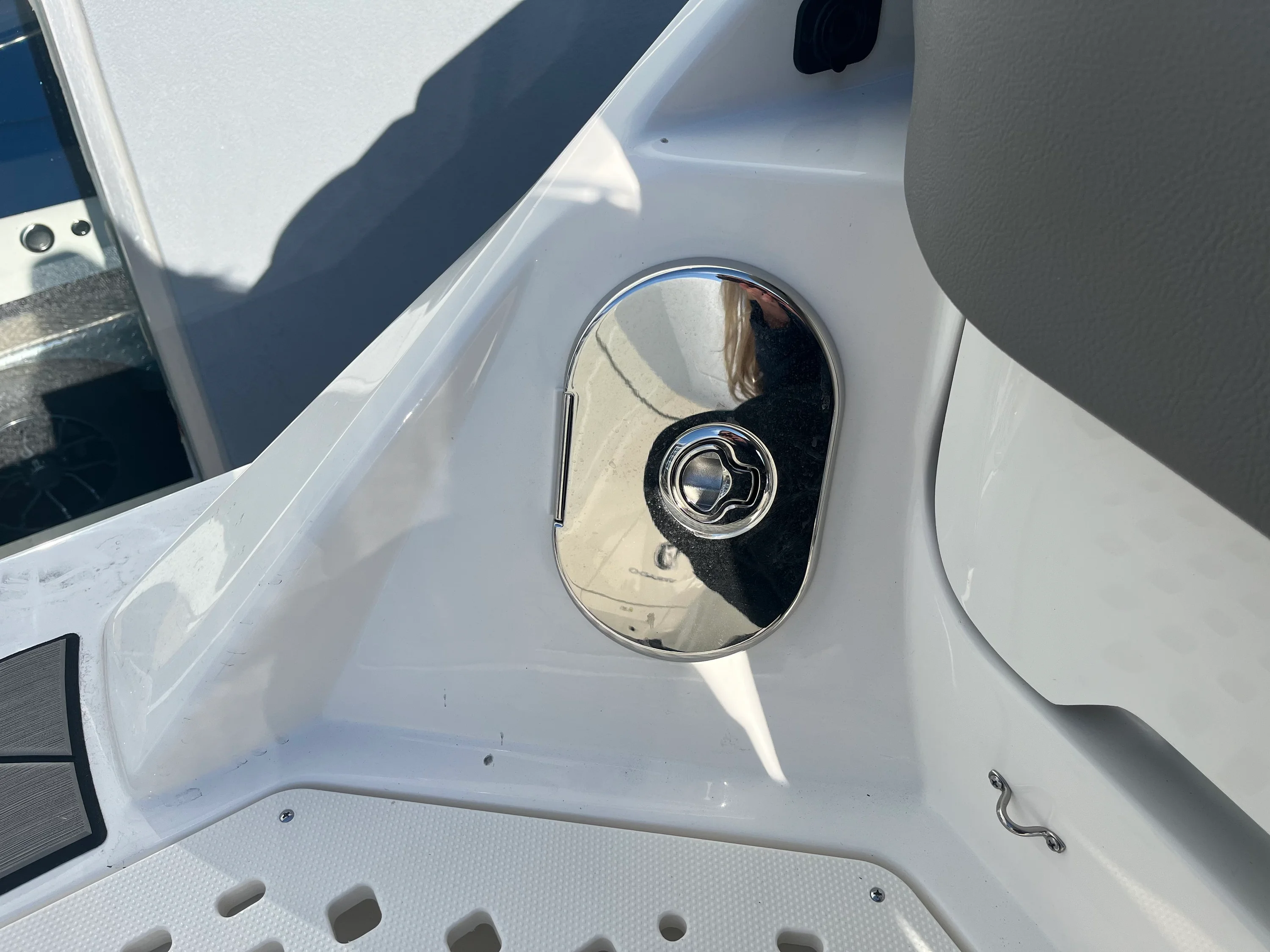 2026 Sea Ray SLX 400 Outboard Image Thumbnail #9