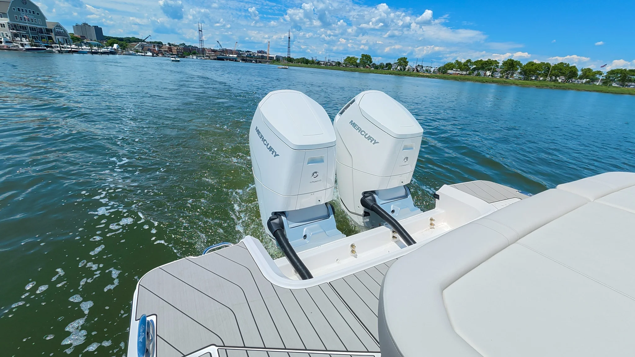 2026 Sea Ray SLX 400 Outboard Image Thumbnail #18