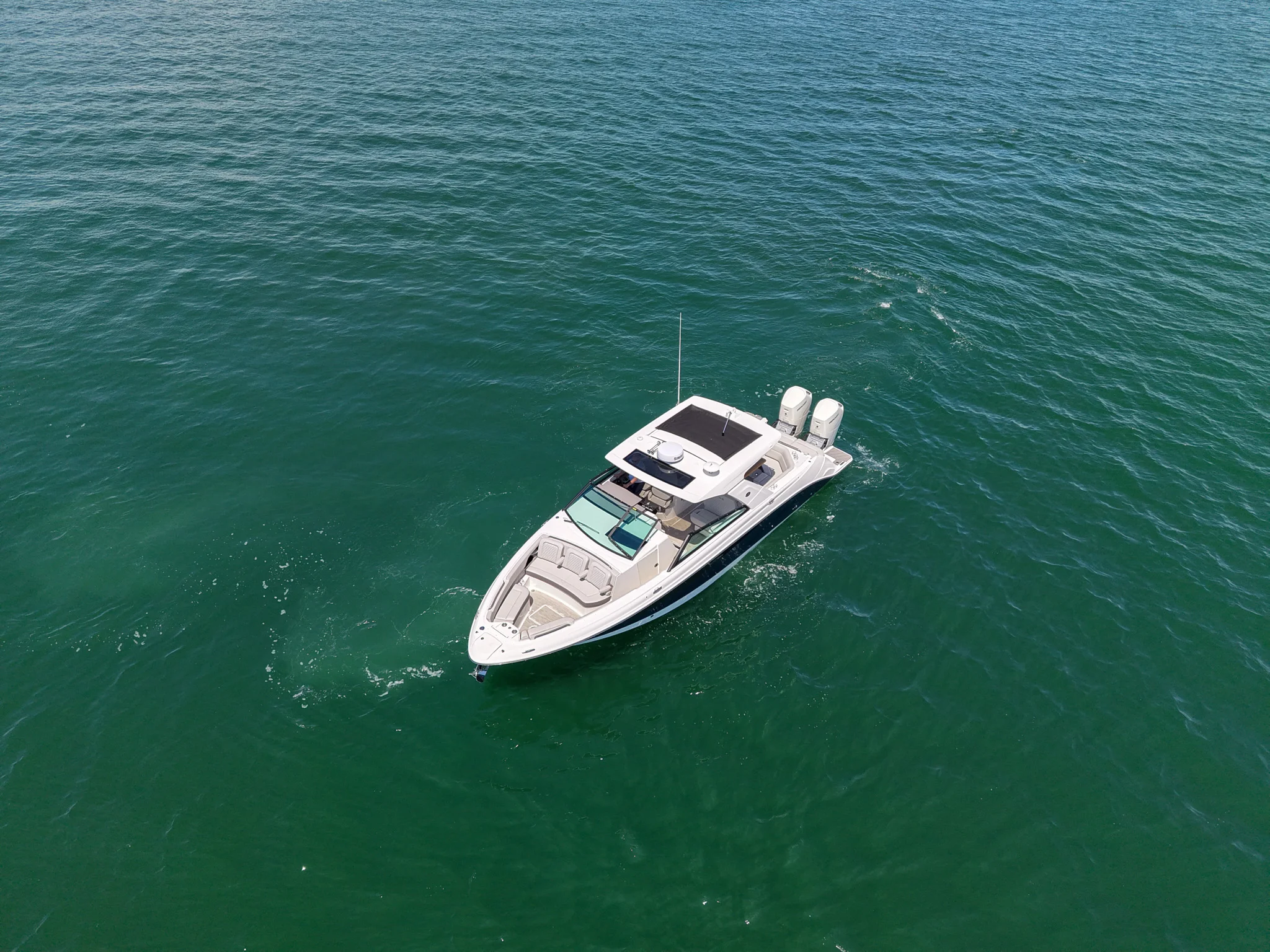 2026 Sea Ray SLX 400 Outboard Image Thumbnail #2