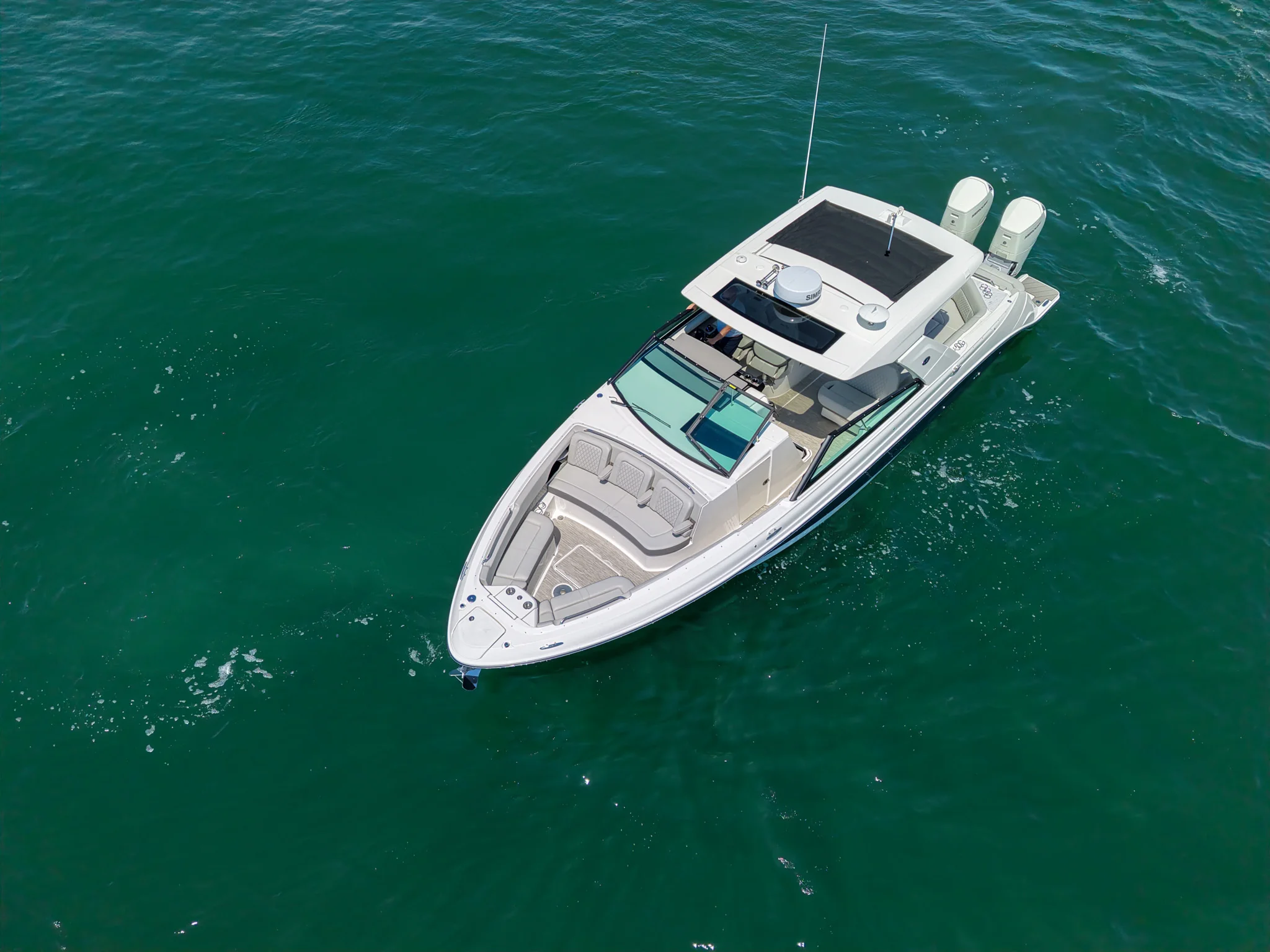 2026 Sea Ray SLX 400 Outboard Image Thumbnail #4