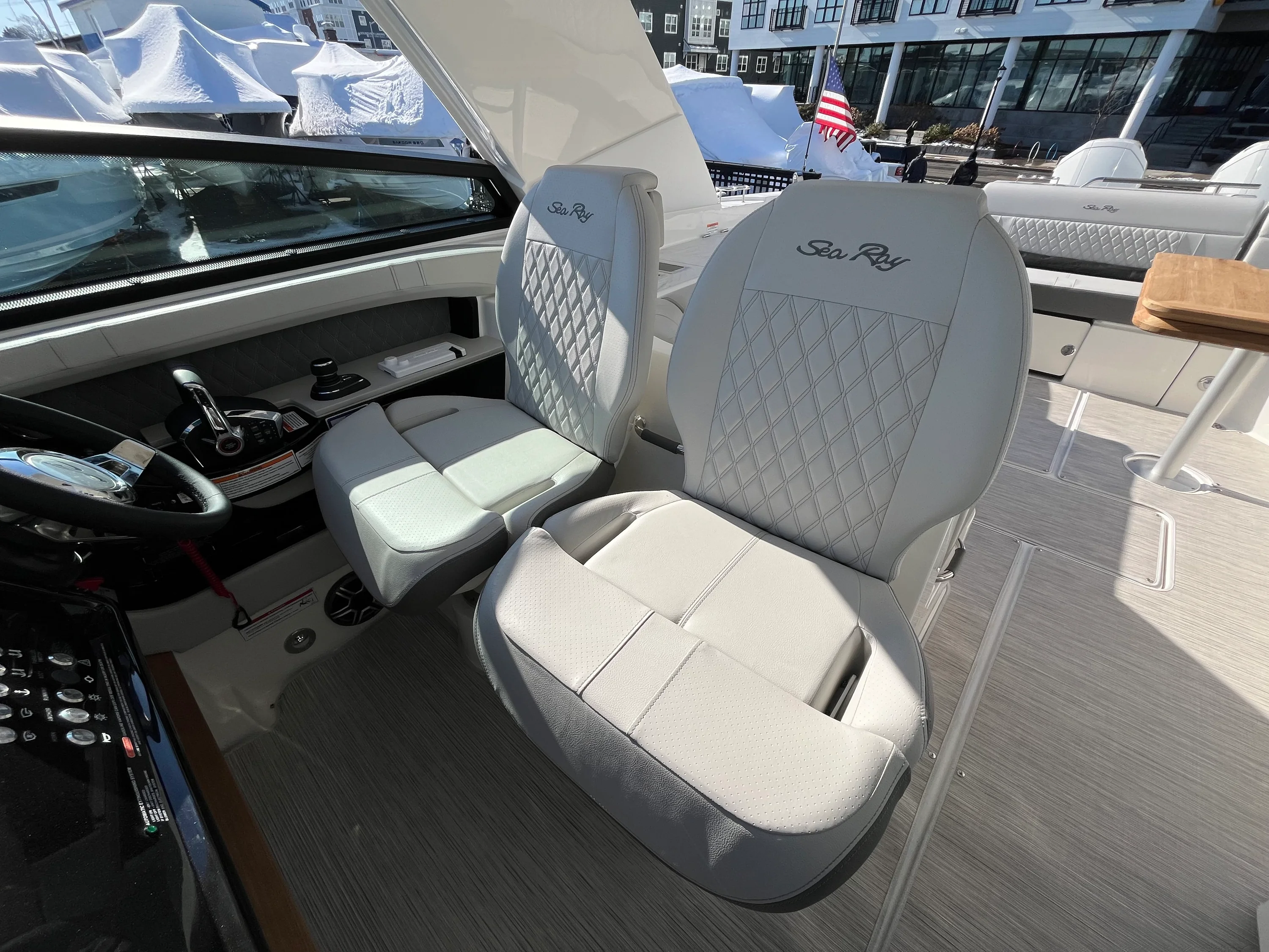 2026 Sea Ray SLX 400 Outboard Image Thumbnail #16