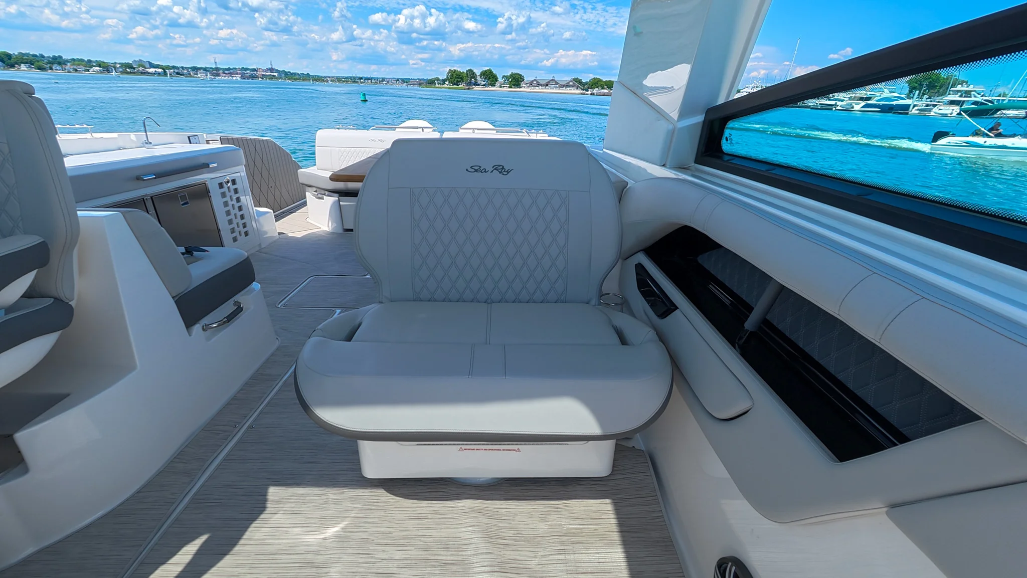2026 Sea Ray SLX 400 Outboard Image Thumbnail #37