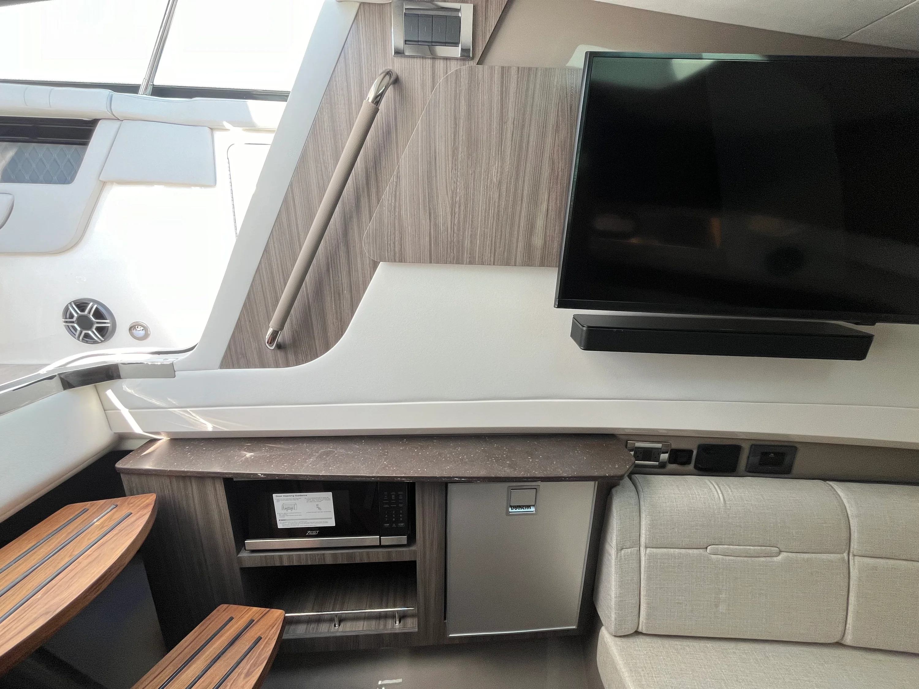 2026 Sea Ray SLX 400 Outboard Image Thumbnail #59