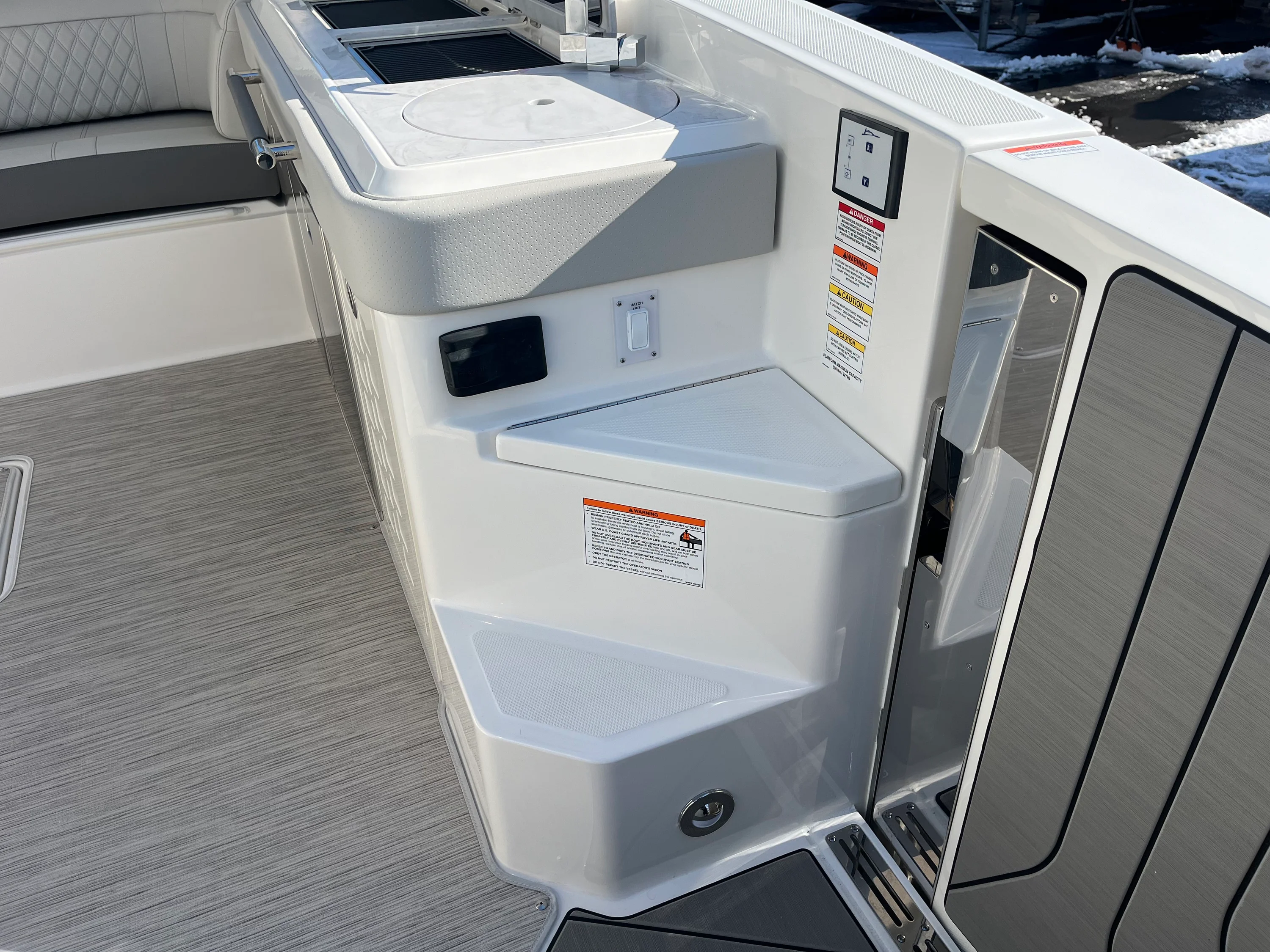 2026 Sea Ray SLX 400 Outboard Image Thumbnail #50