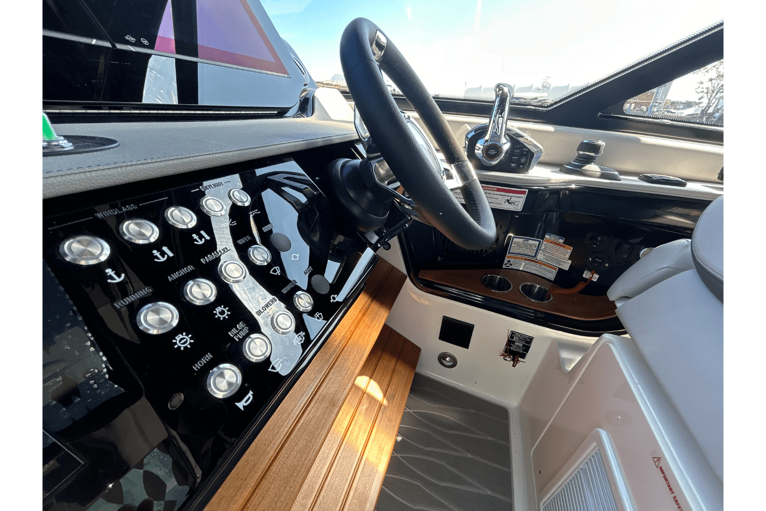 2026 Sea Ray Sundancer 370 Outboard Image Thumbnail #13
