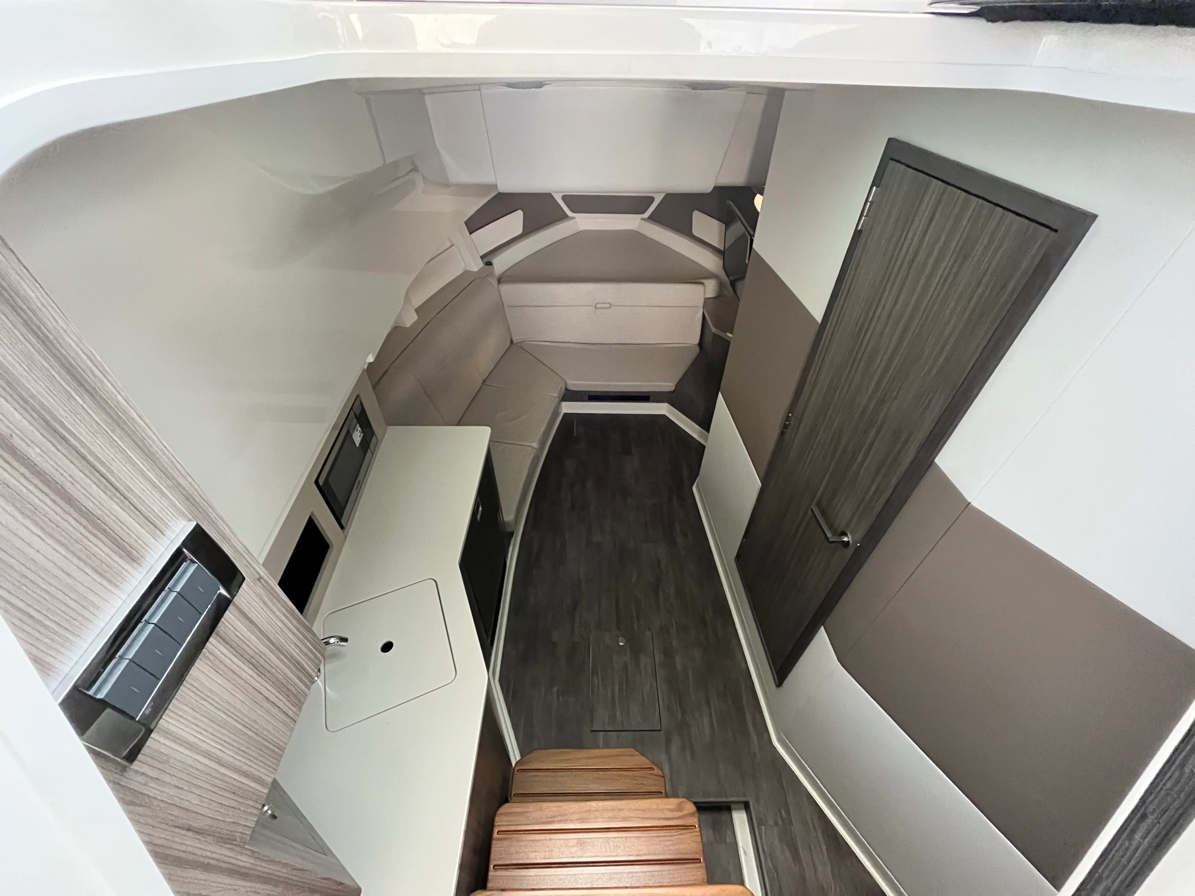 2026 Sea Ray Sundancer 370 Outboard Image Thumbnail #24