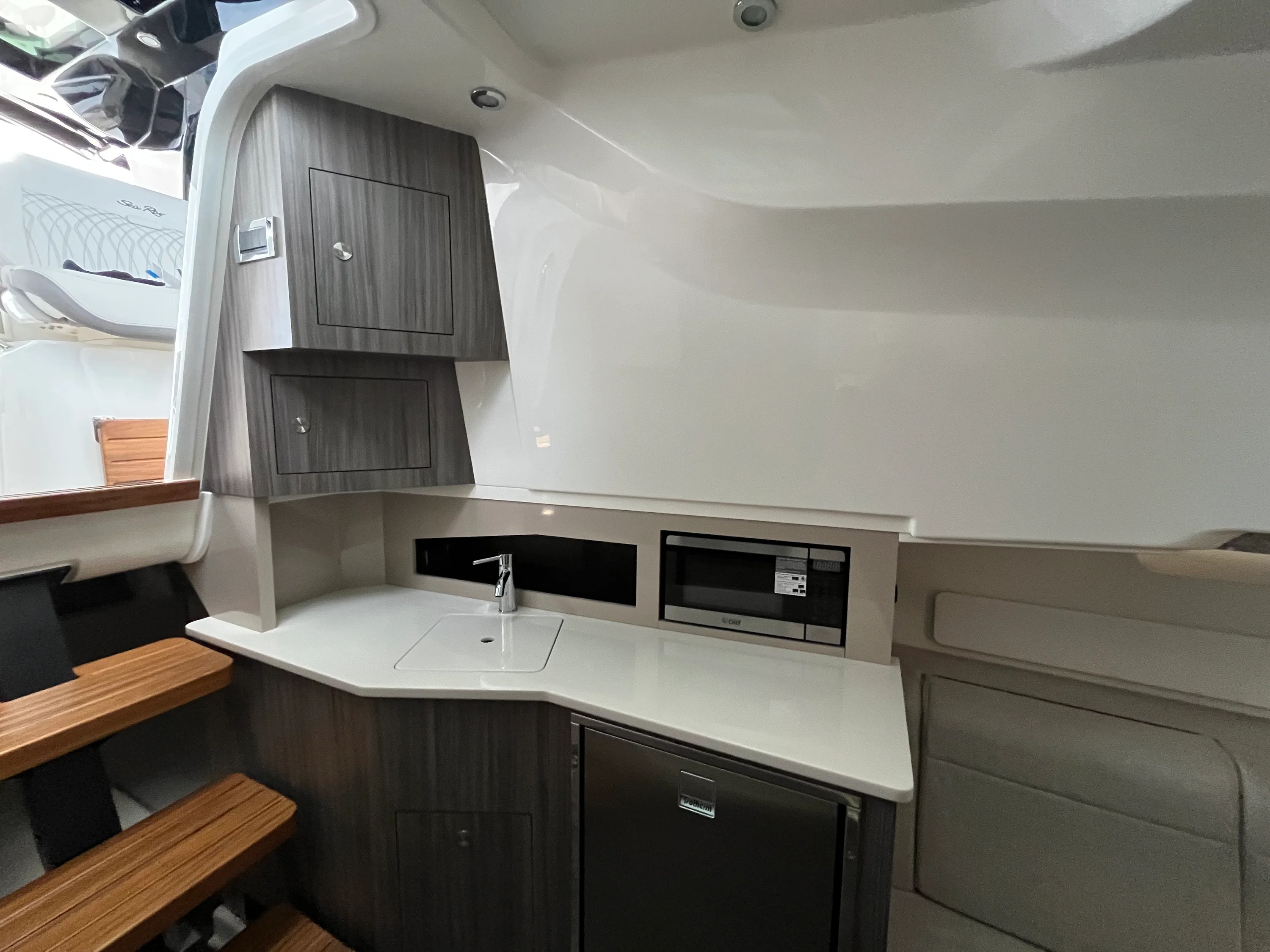 2026 Sea Ray Sundancer 370 Outboard Image Thumbnail #27