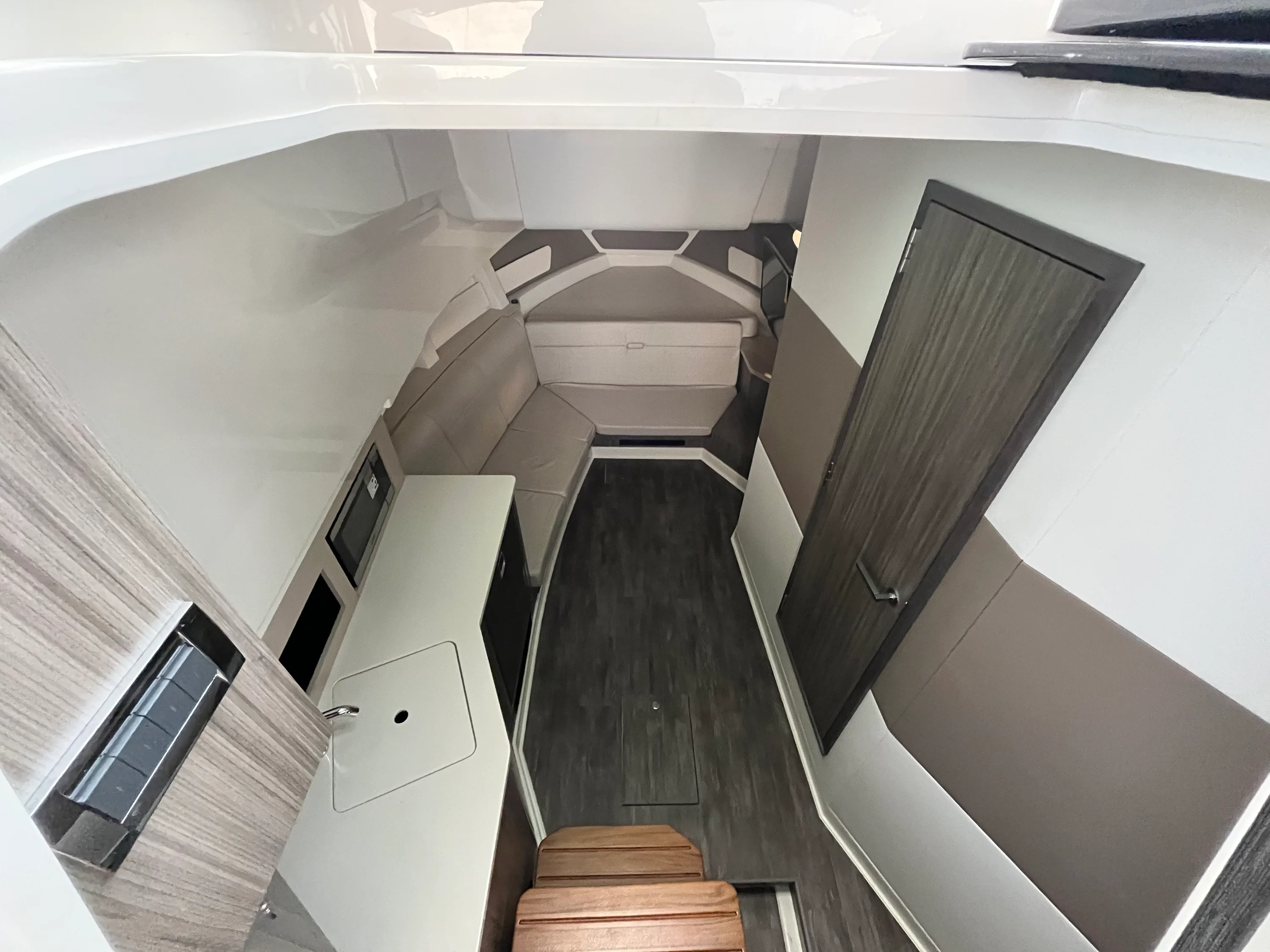 2026 Sea Ray Sundancer 370 Outboard Image Thumbnail #23