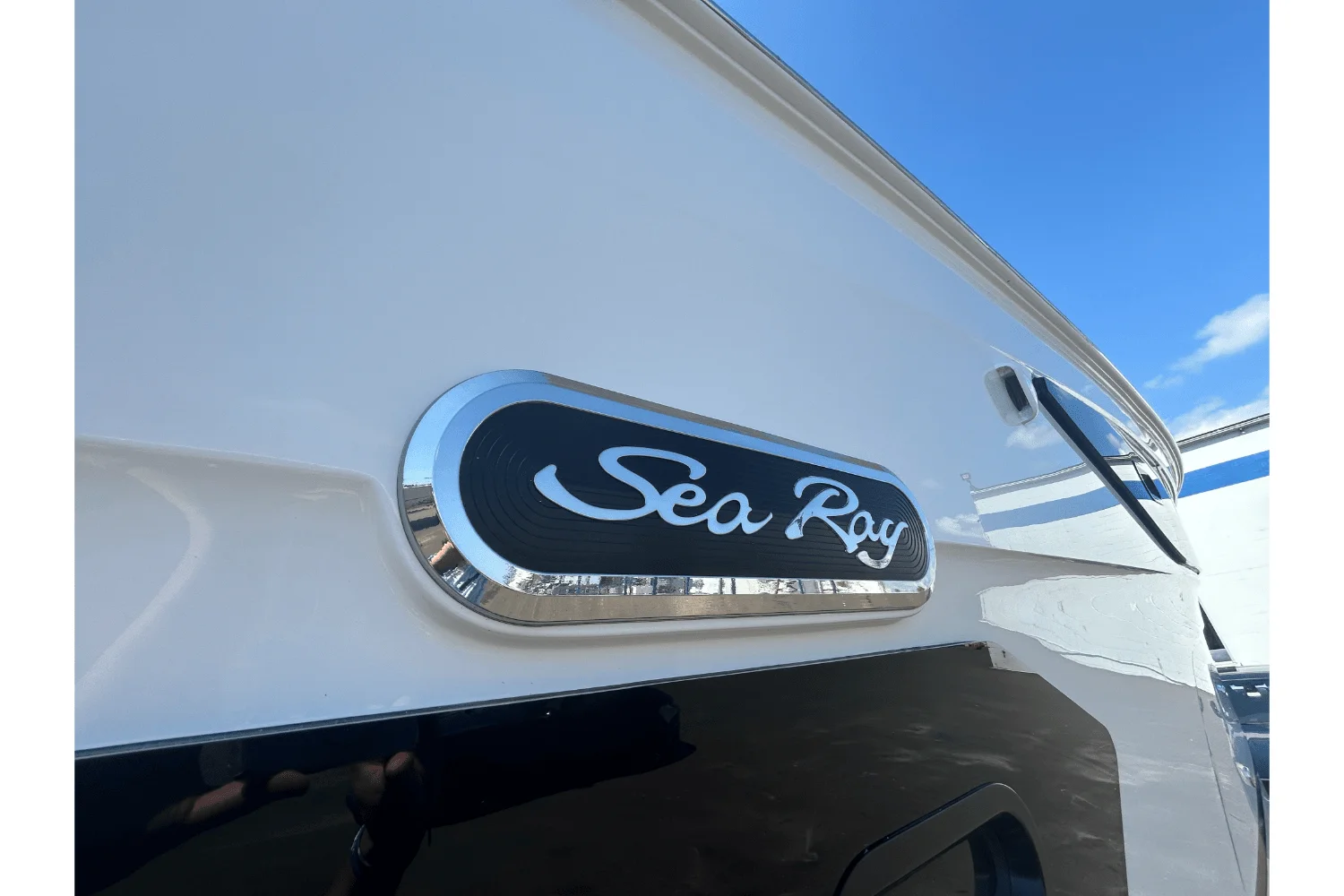 2026 Sea Ray Sundancer 370 Outboard Image Thumbnail #5