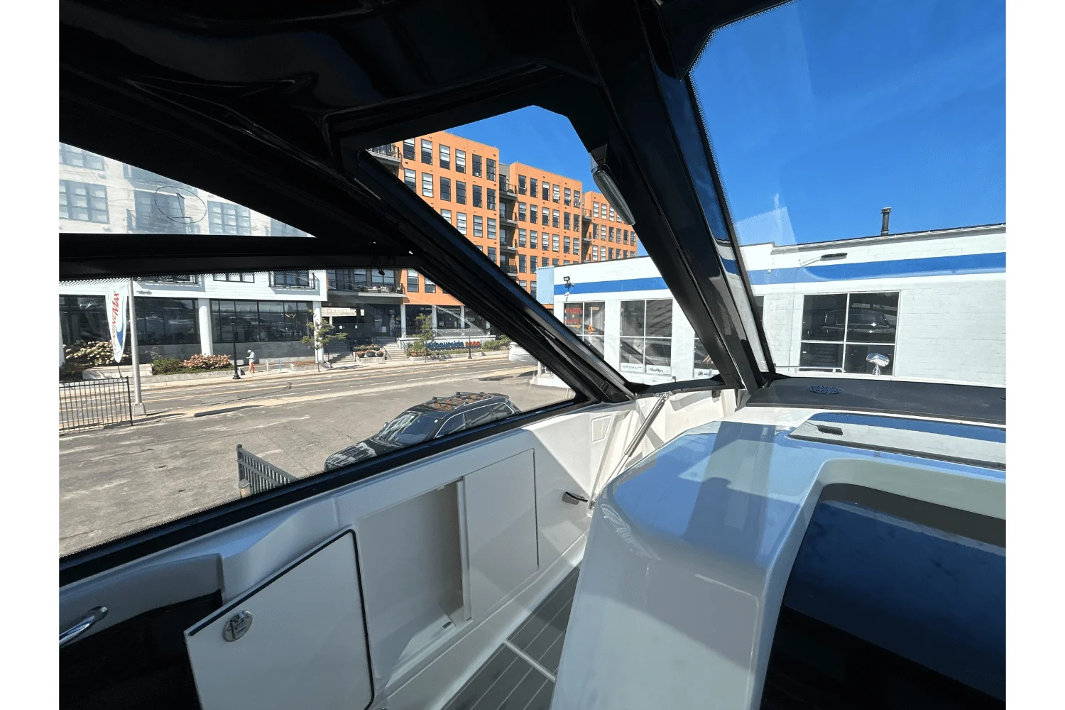 2026 Sea Ray Sundancer 370 Outboard Image Thumbnail #20