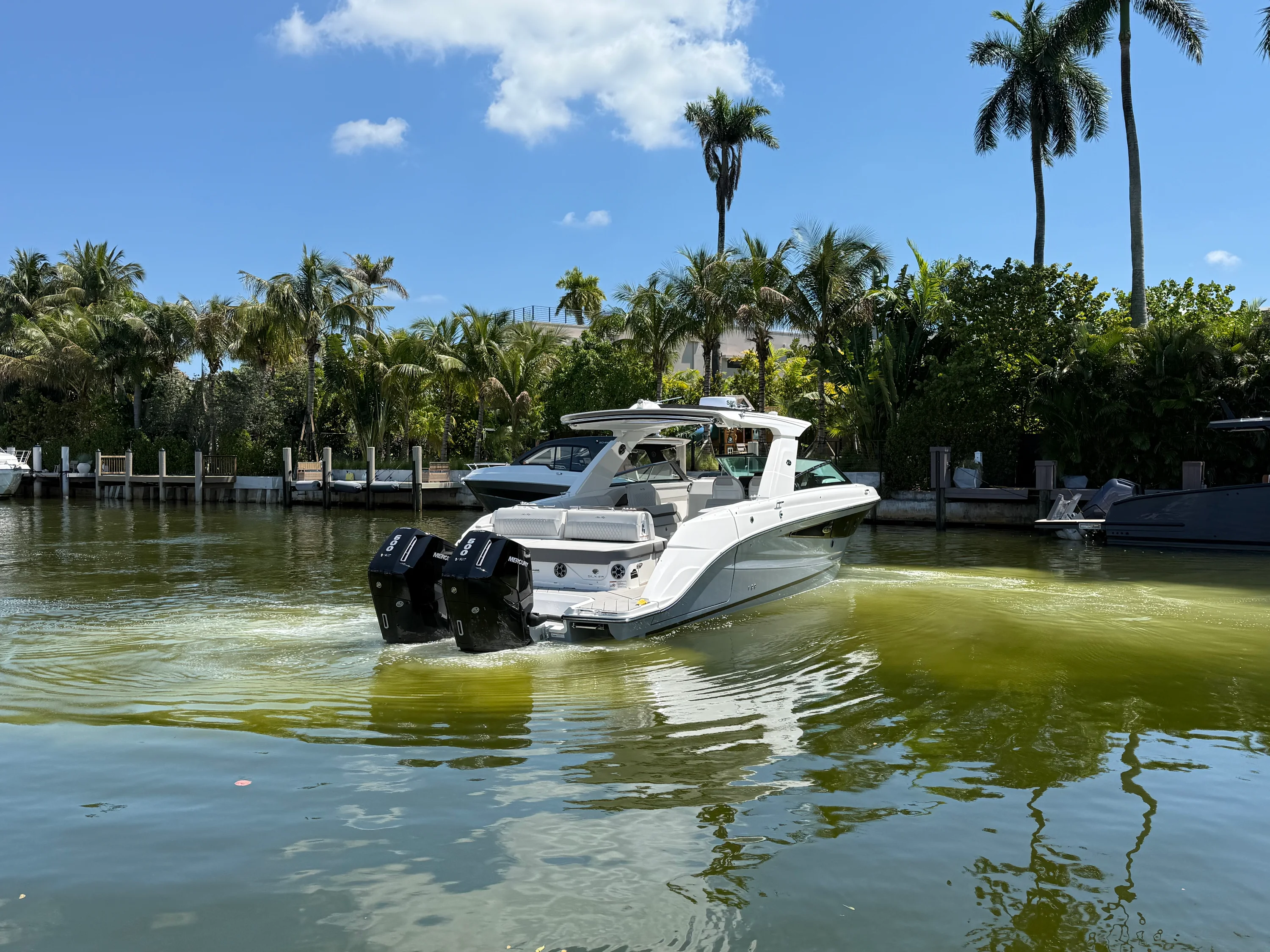 2026 Sea Ray SLX 400 Outboard Image Thumbnail #17